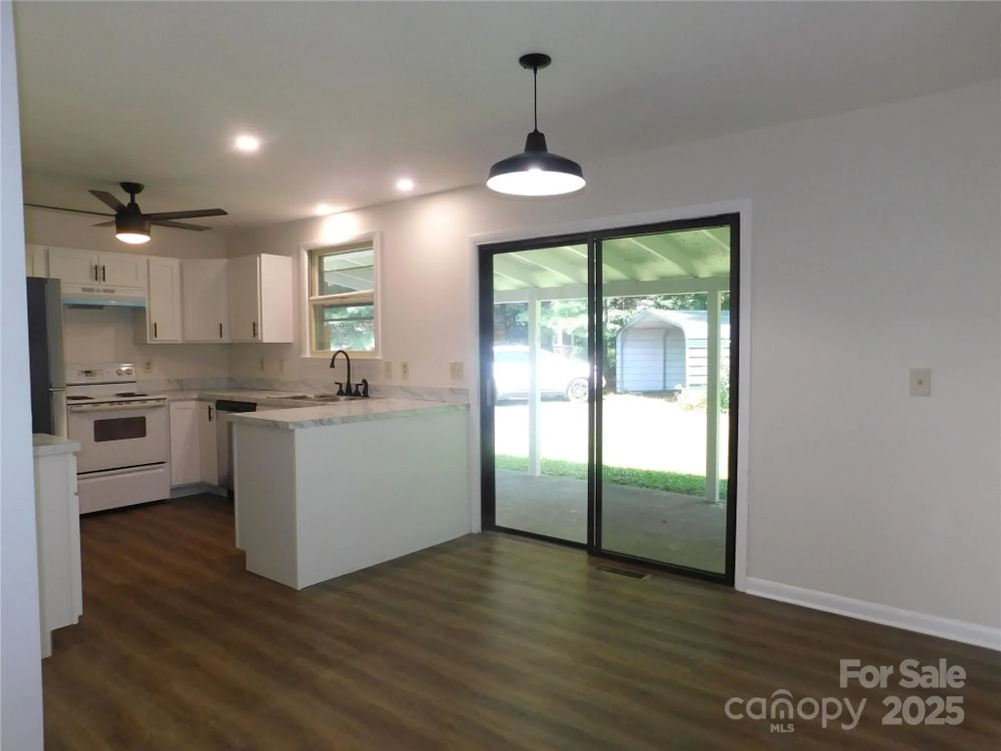 Property Slideshow image 10 of 33 | 125 fulton dr, Hendersonville, NC, 28792