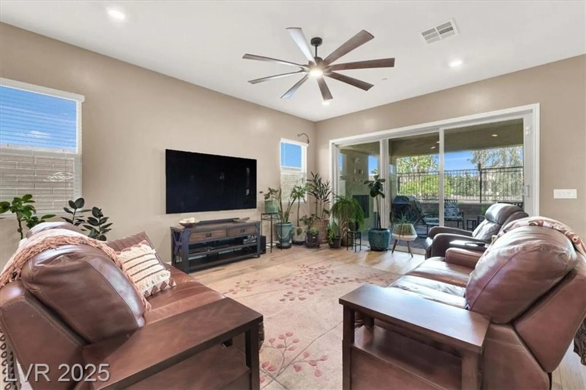 Property Slideshow image 23 of 48 | 400 middlestone ave, Henderson, NV, 89011