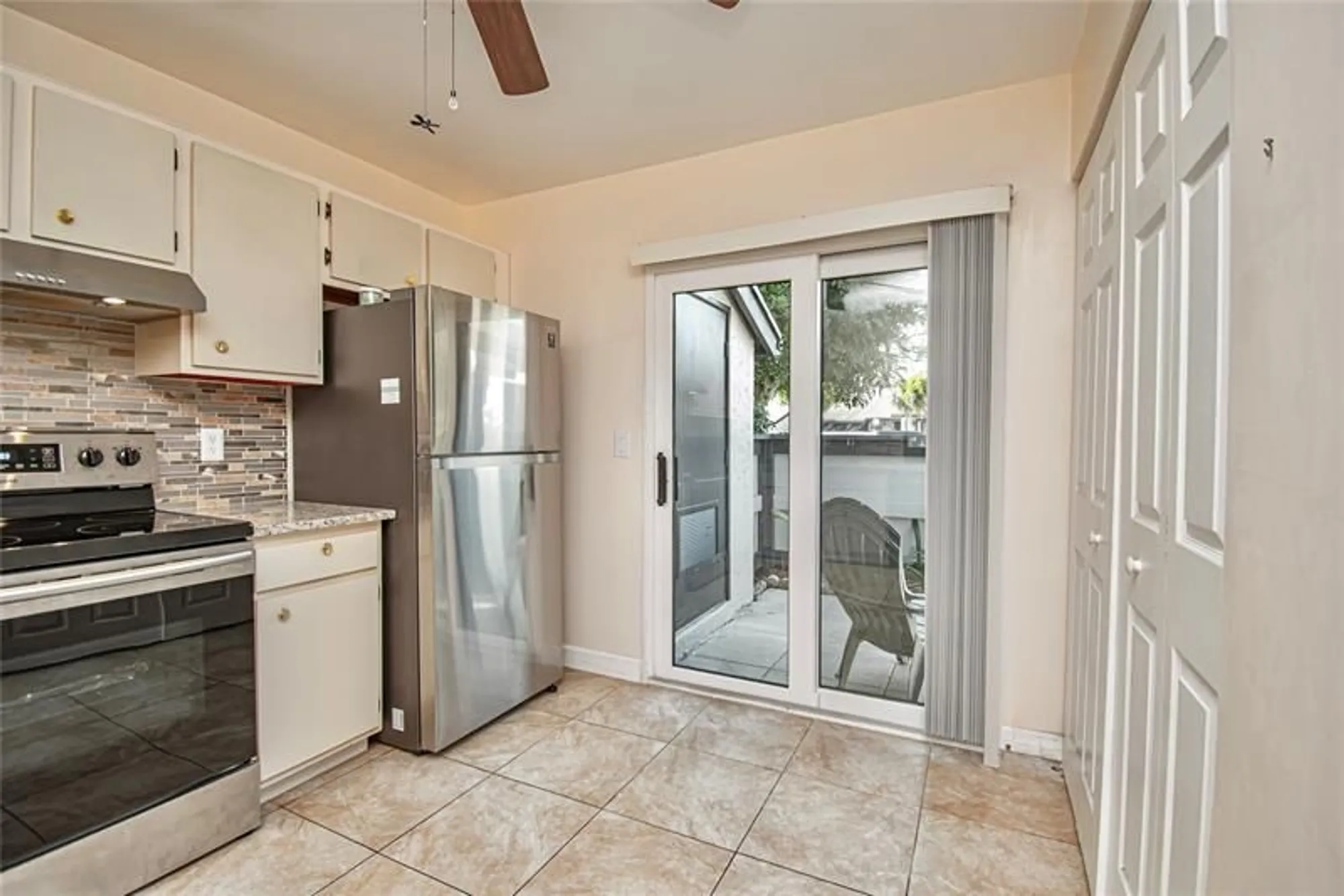 Property Slideshow image 4 of 64 | 381 ottawa ct, Royal Palm Beach, FL, 33411