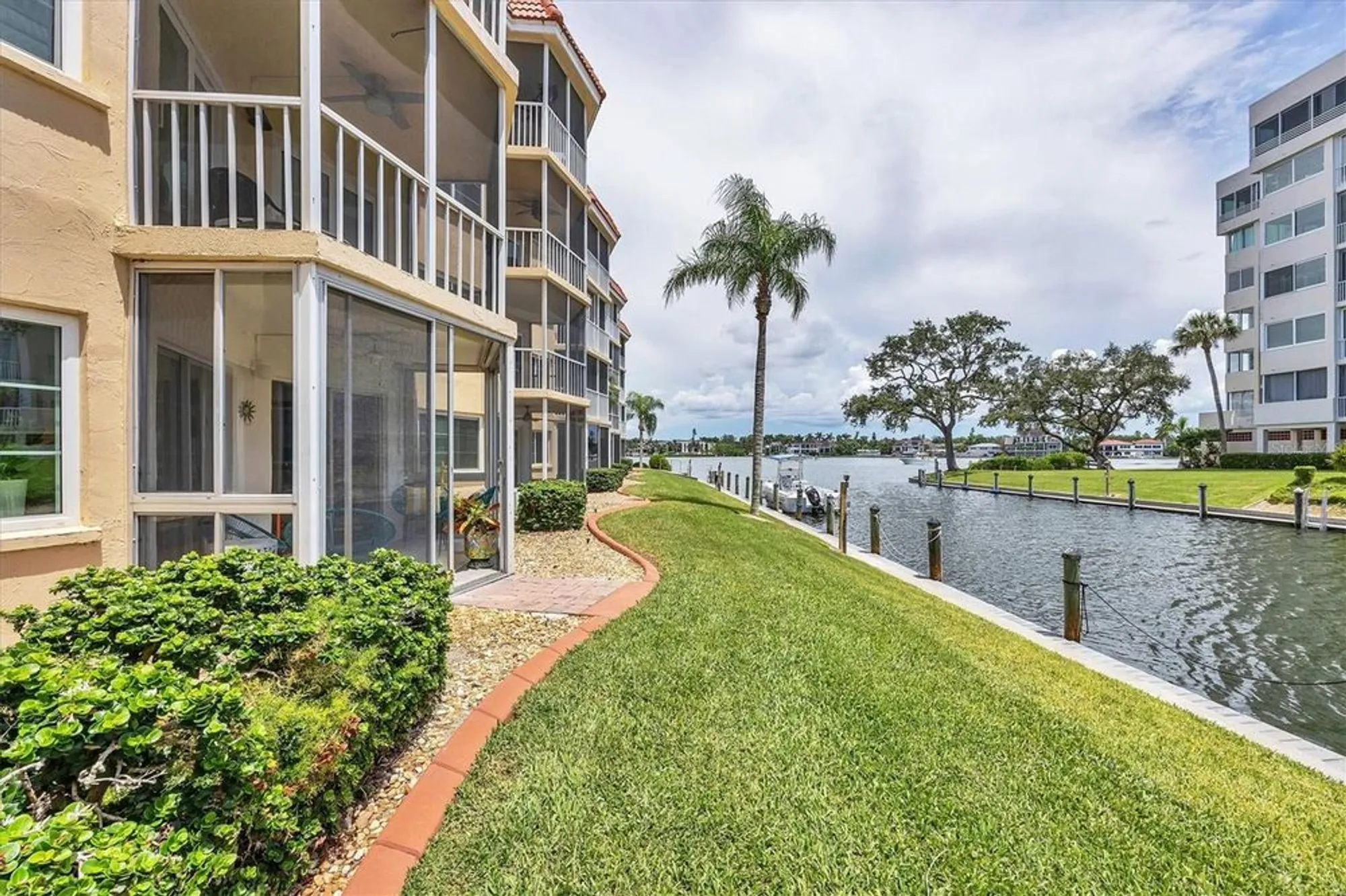 Property Slideshow image 1 of 55 | 1350 n portofino dr apt 107, Sarasota, FL, 34242