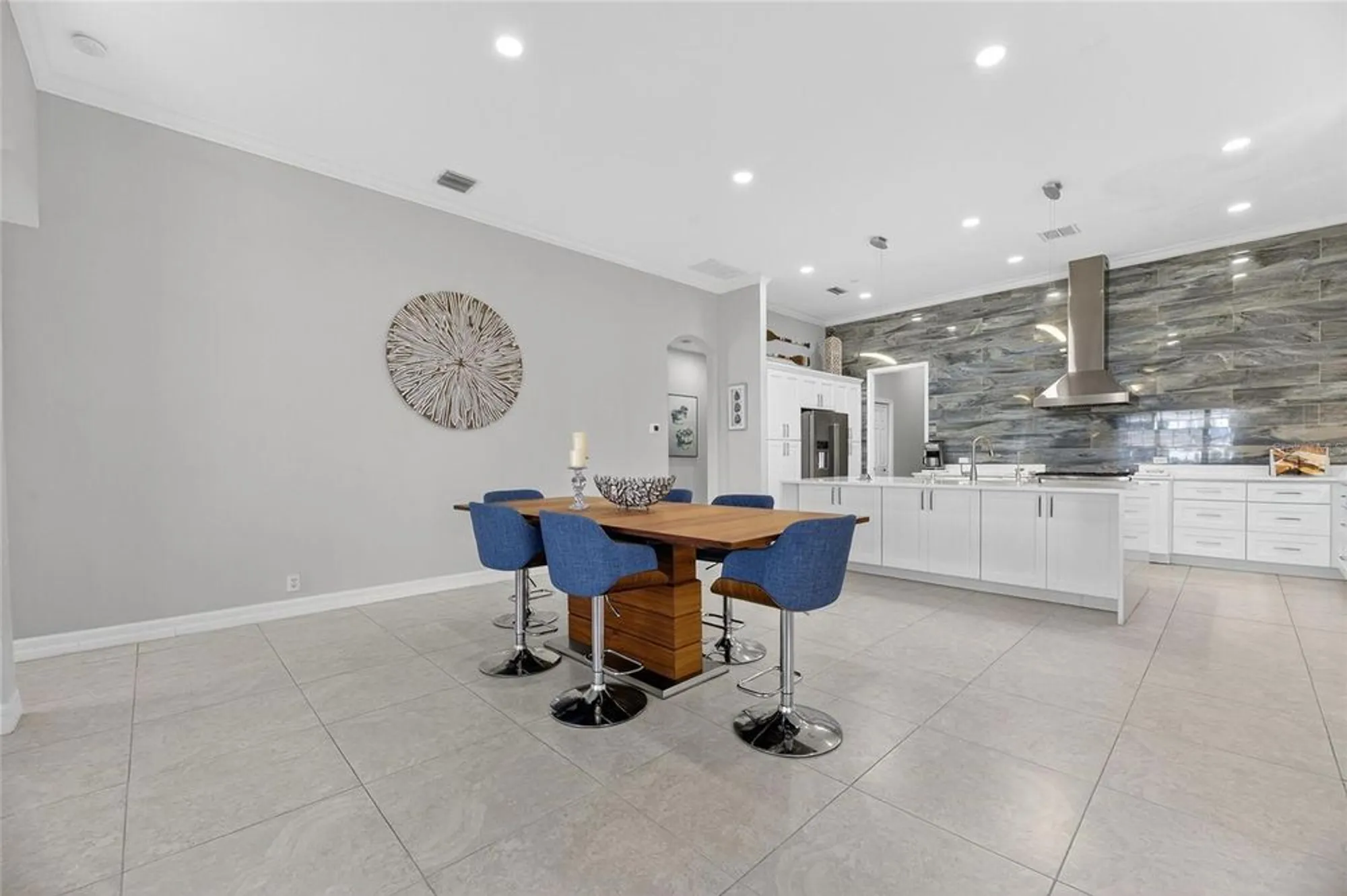 Property Slideshow image 44 of 99 | 719 islebay dr, Apollo Beach, FL, 33572