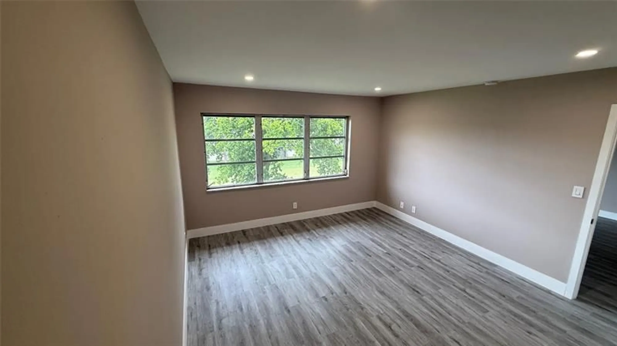 Property Slideshow image 44 of 53 | 8962 s hollybrook blvd 308, Pembroke Pines, FL, 33025