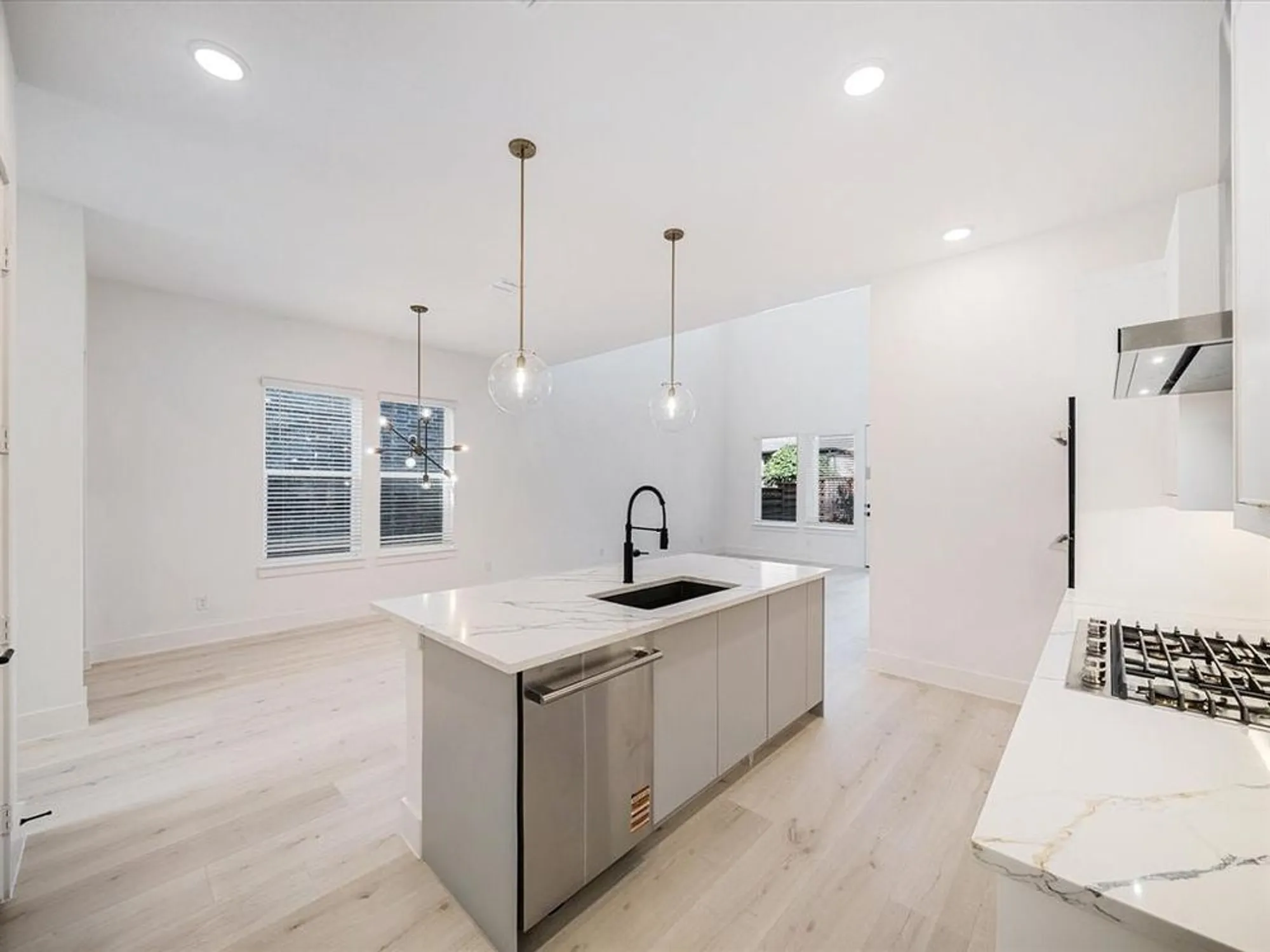 Property Slideshow image 10 of 40 | 1433 imperial ave, Frisco, TX, 75036