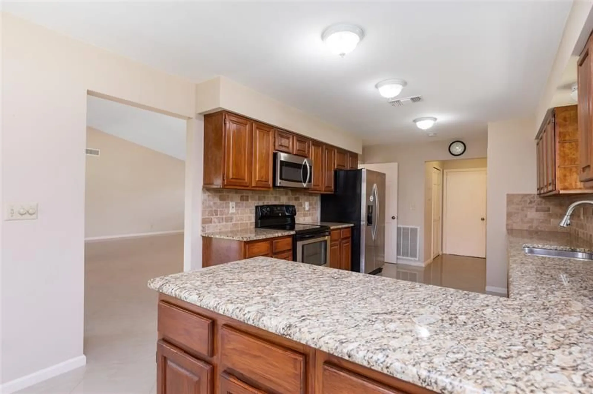 Property Slideshow image 9 of 23 | 10821 greentrail dr, Boynton Beach, FL, 33436