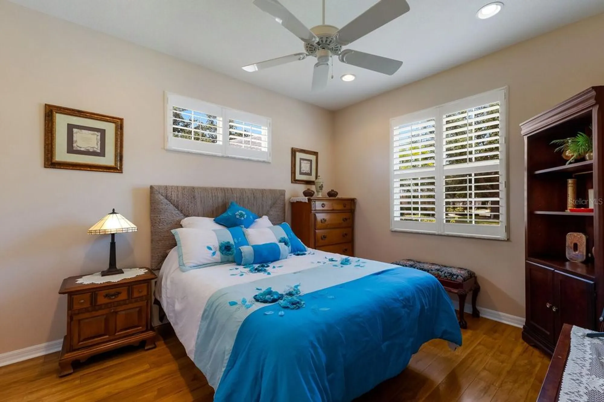 Property Slideshow image 18 of 28 | 915 barclay ct, Venice, FL, 34293