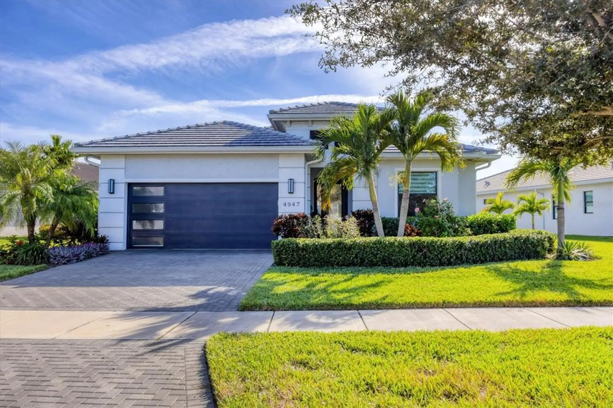 Property Slideshow image 1 of 60 | 4947 surfside cir, Bradenton, FL, 34211