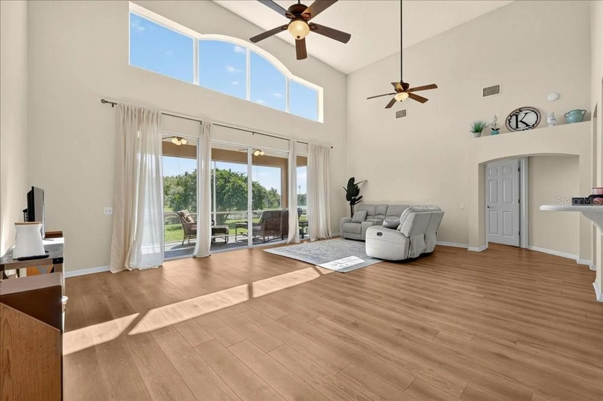 Property Slideshow image 6 of 50 | 4048 windchime ln, Lakeland, FL, 33811