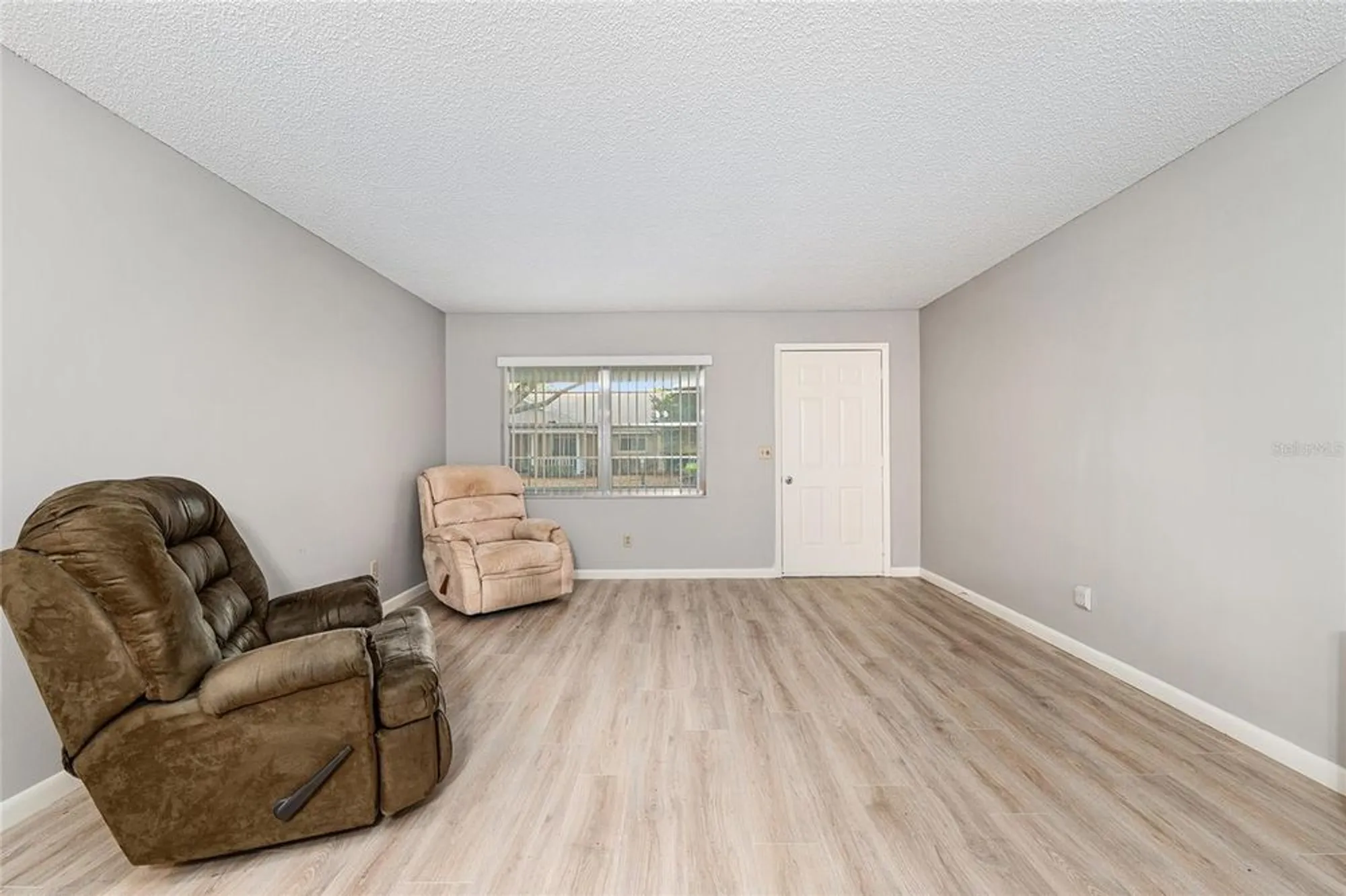 Property Slideshow image 13 of 51 | 8532 sw 93rd pl b, Ocala, FL, 34481