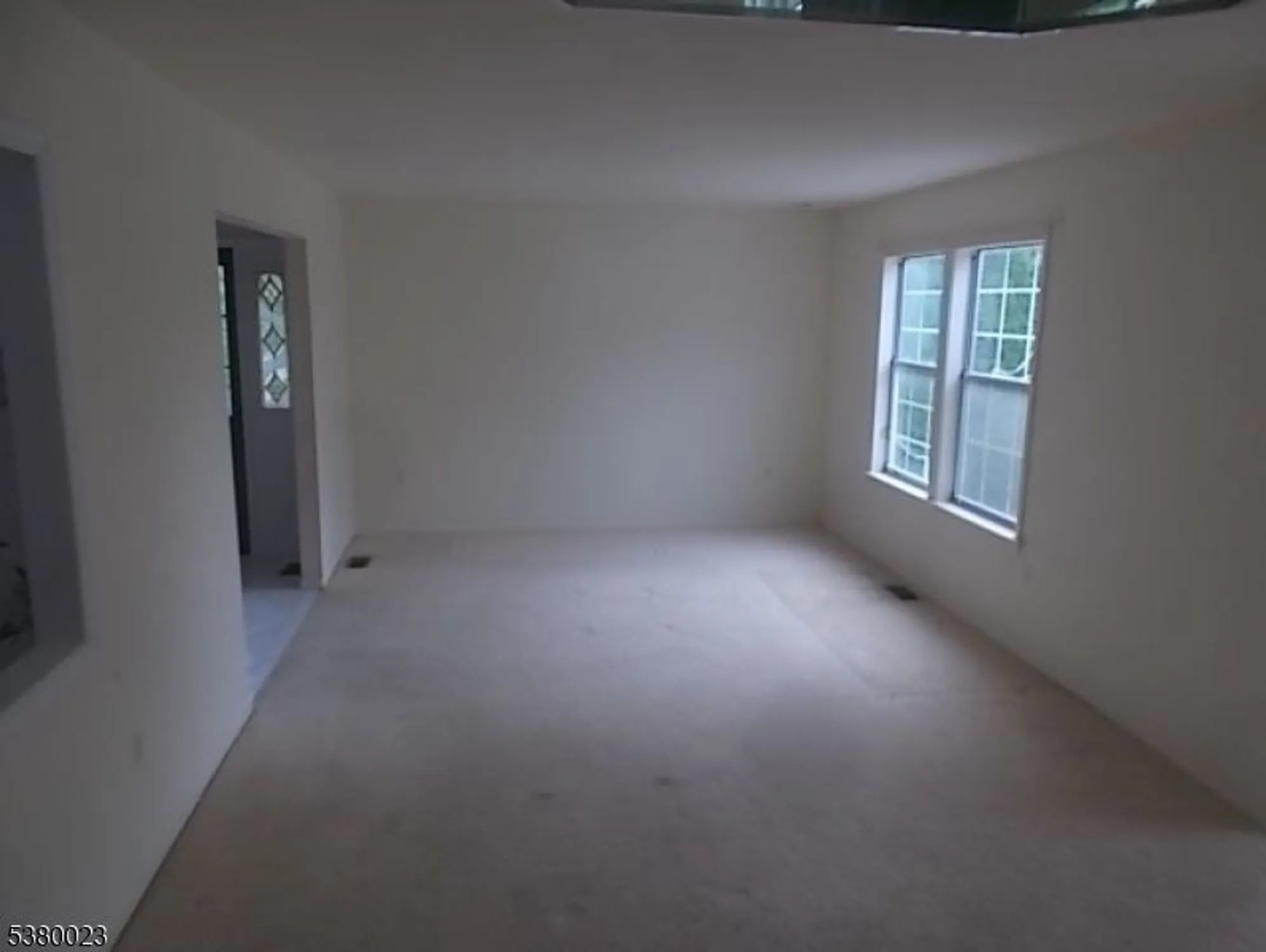 Property Slideshow image 5 of 10 | 29 hillsborough dr, Monroe Twp, NJ, 08831