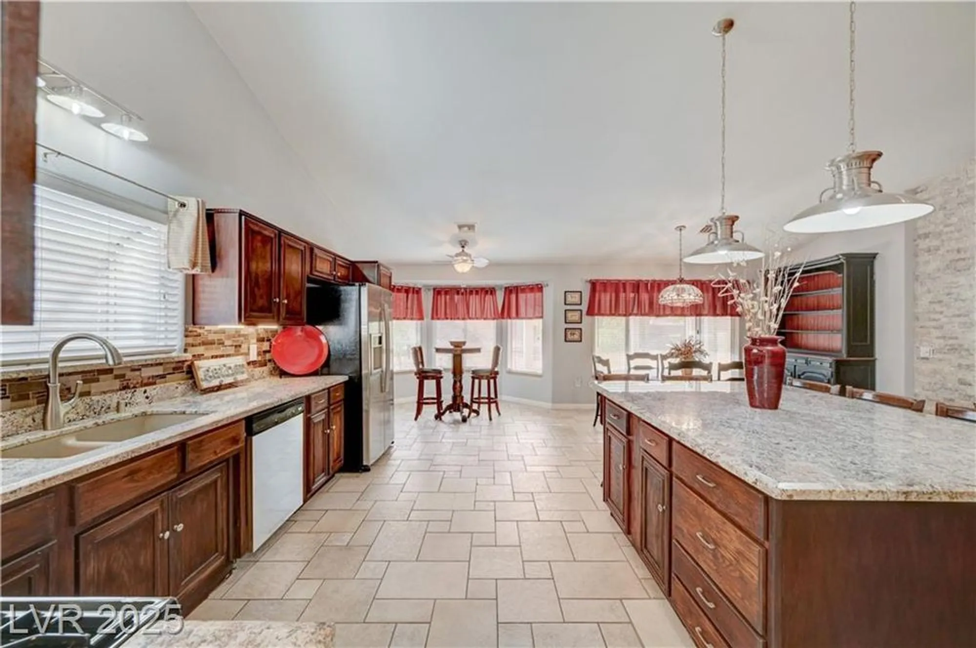 Property Slideshow image 27 of 69 | 3033 merimar dr, Las Vegas, NV, 89134