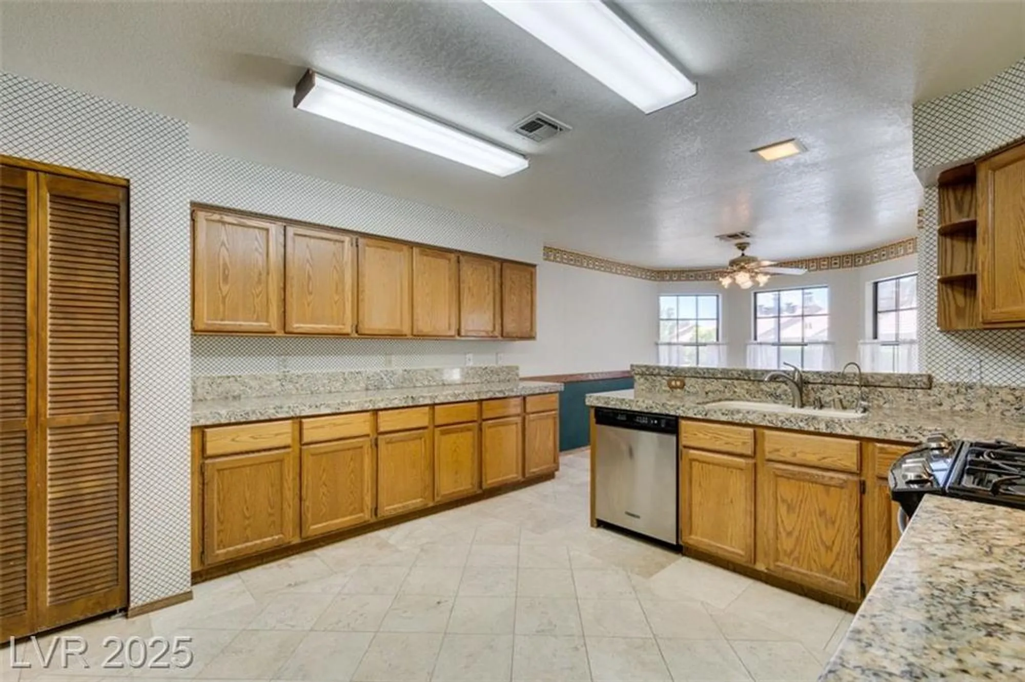 Property Slideshow image 24 of 74 | 5505 excelsior springs ln, Las Vegas, NV, 89130
