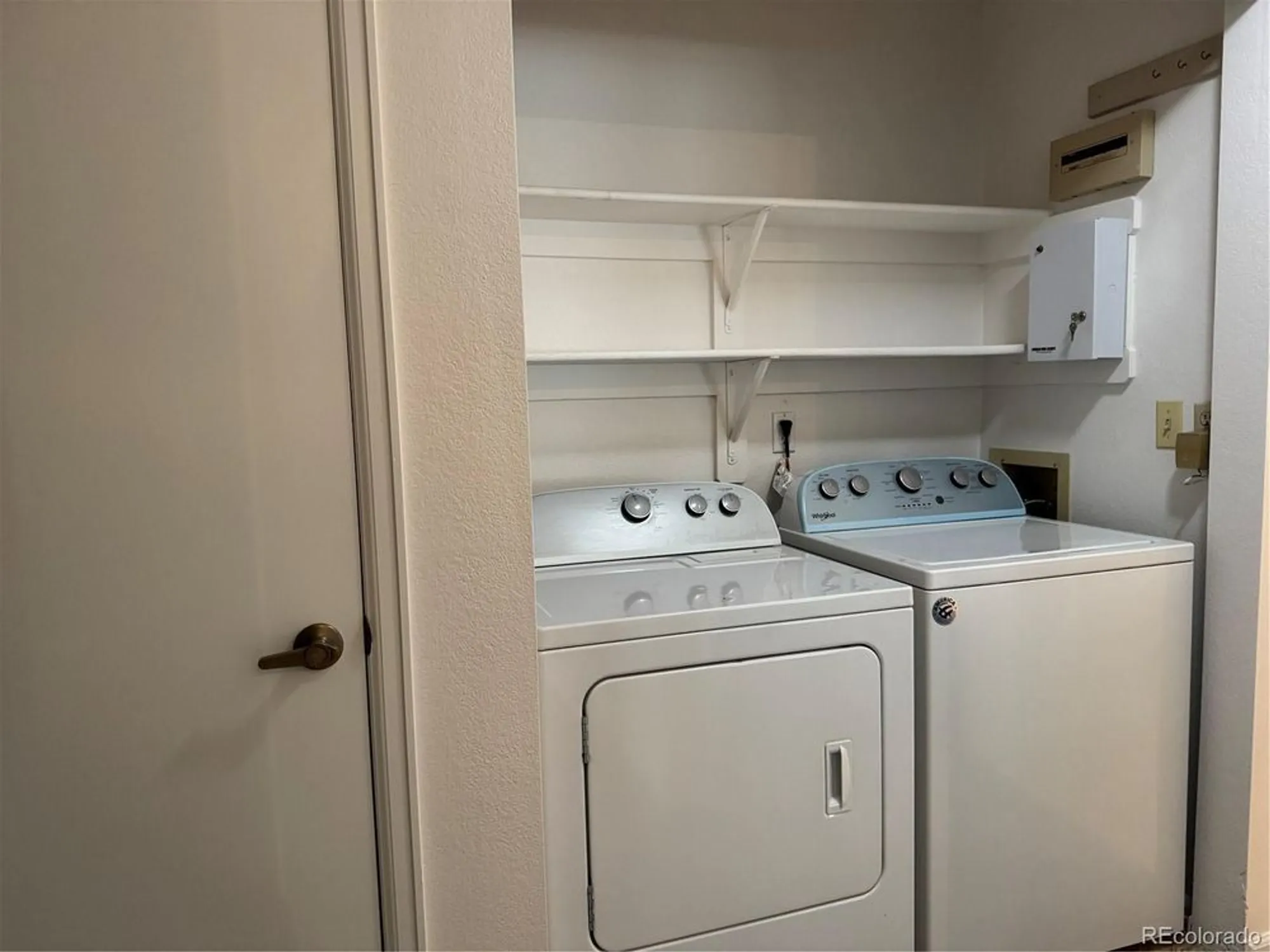 Property Slideshow image 19 of 31 | 41 canongate ln, Highlands Ranch, CO, 80130