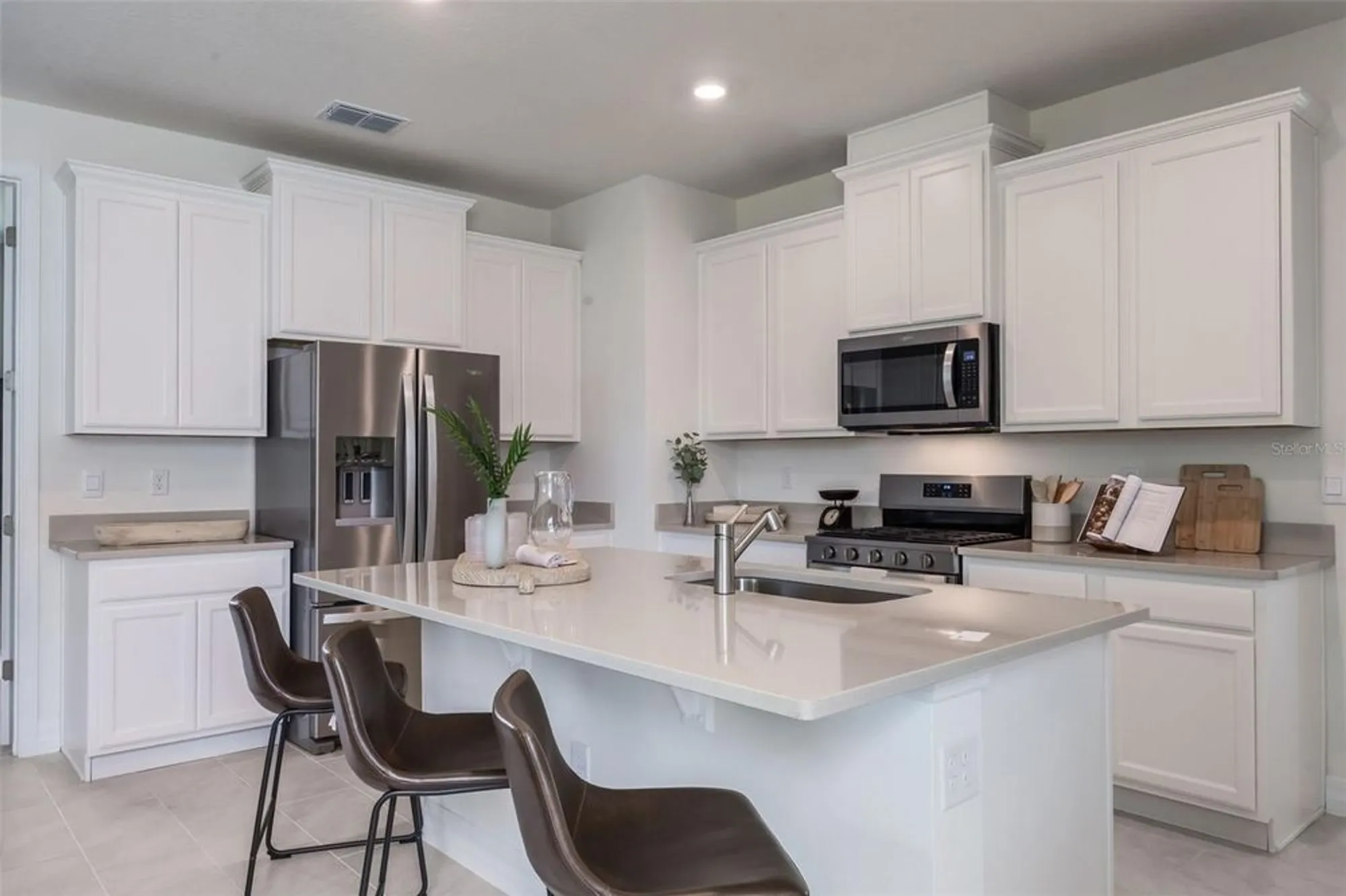 Property Slideshow image 10 of 37 | 3973 kennebunk loop, Mount Dora, FL, 32757