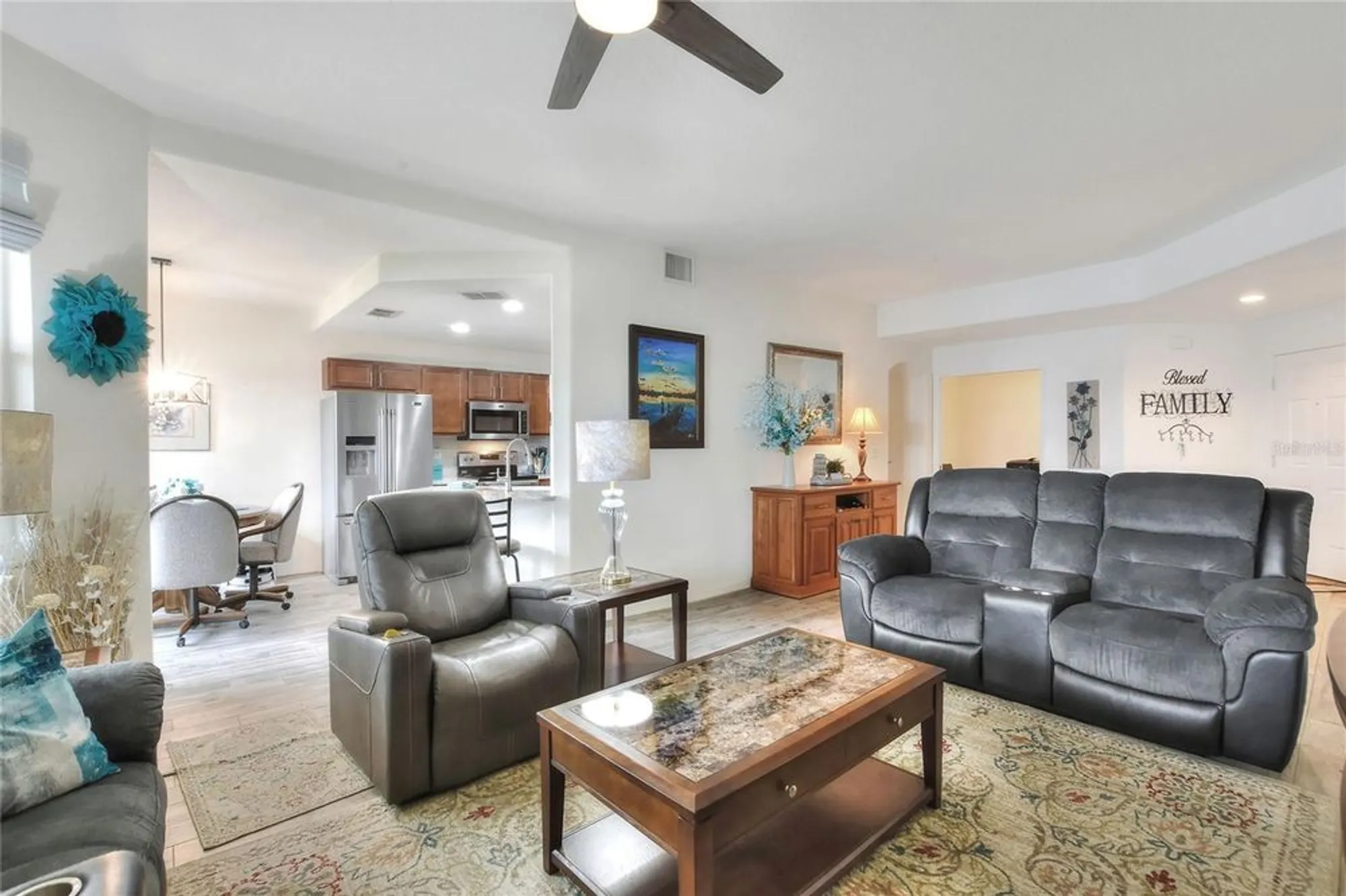 Property Slideshow image 5 of 50 | 3913 serenade ln # 4, Lakeland, FL, 33811