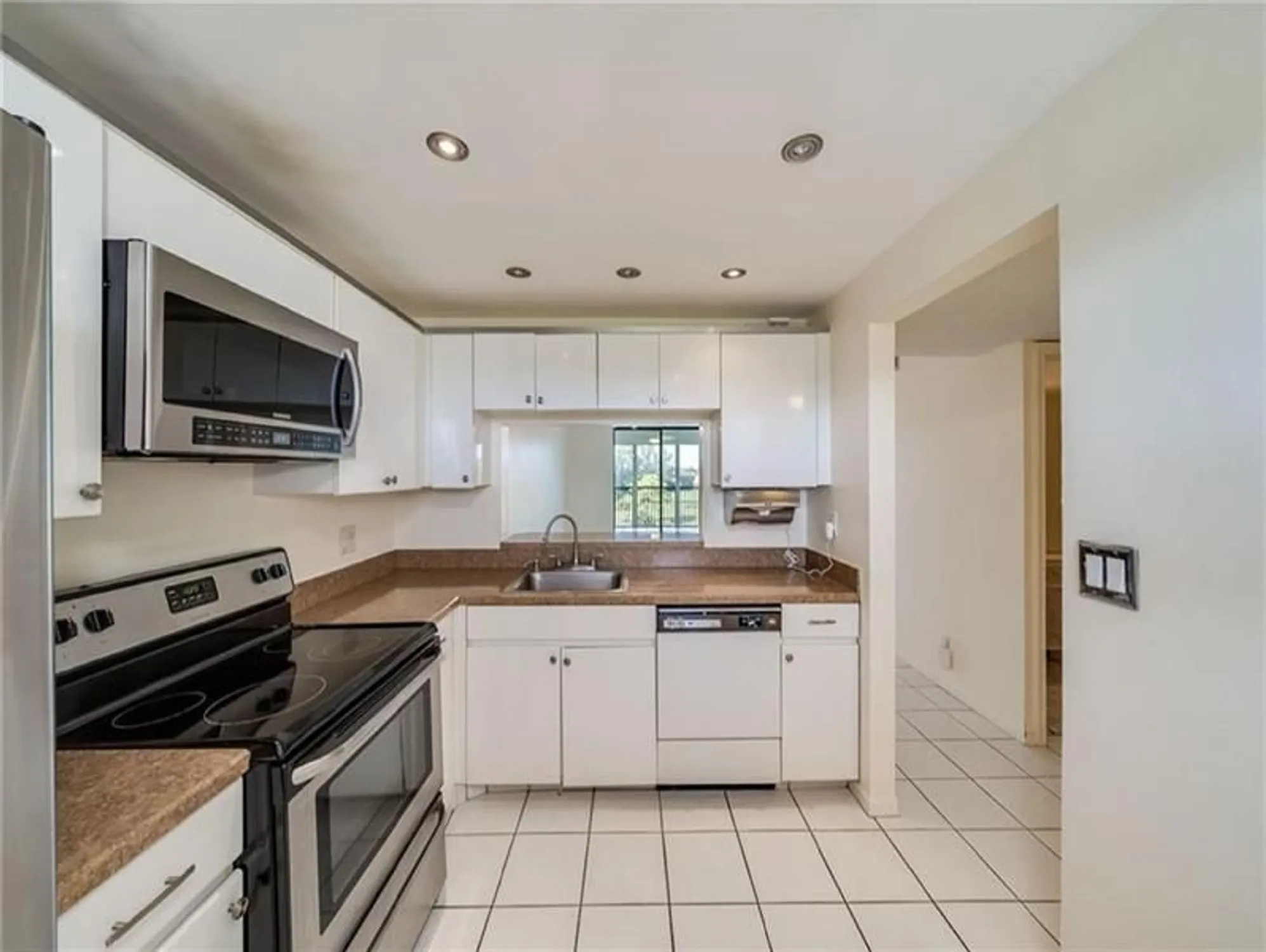 Property Slideshow image 3 of 15 | 3485 environ blvd apt 409, Lauderhill, FL, 33319