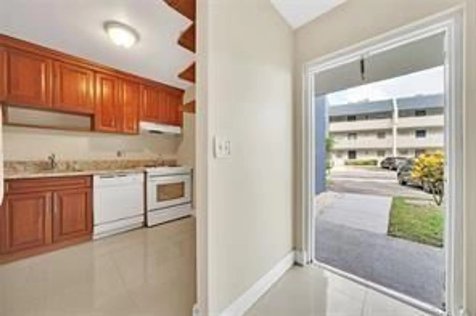 Property Slideshow image 5 of 43 | 7897 golf circle dr 112, Margate, FL, 33063