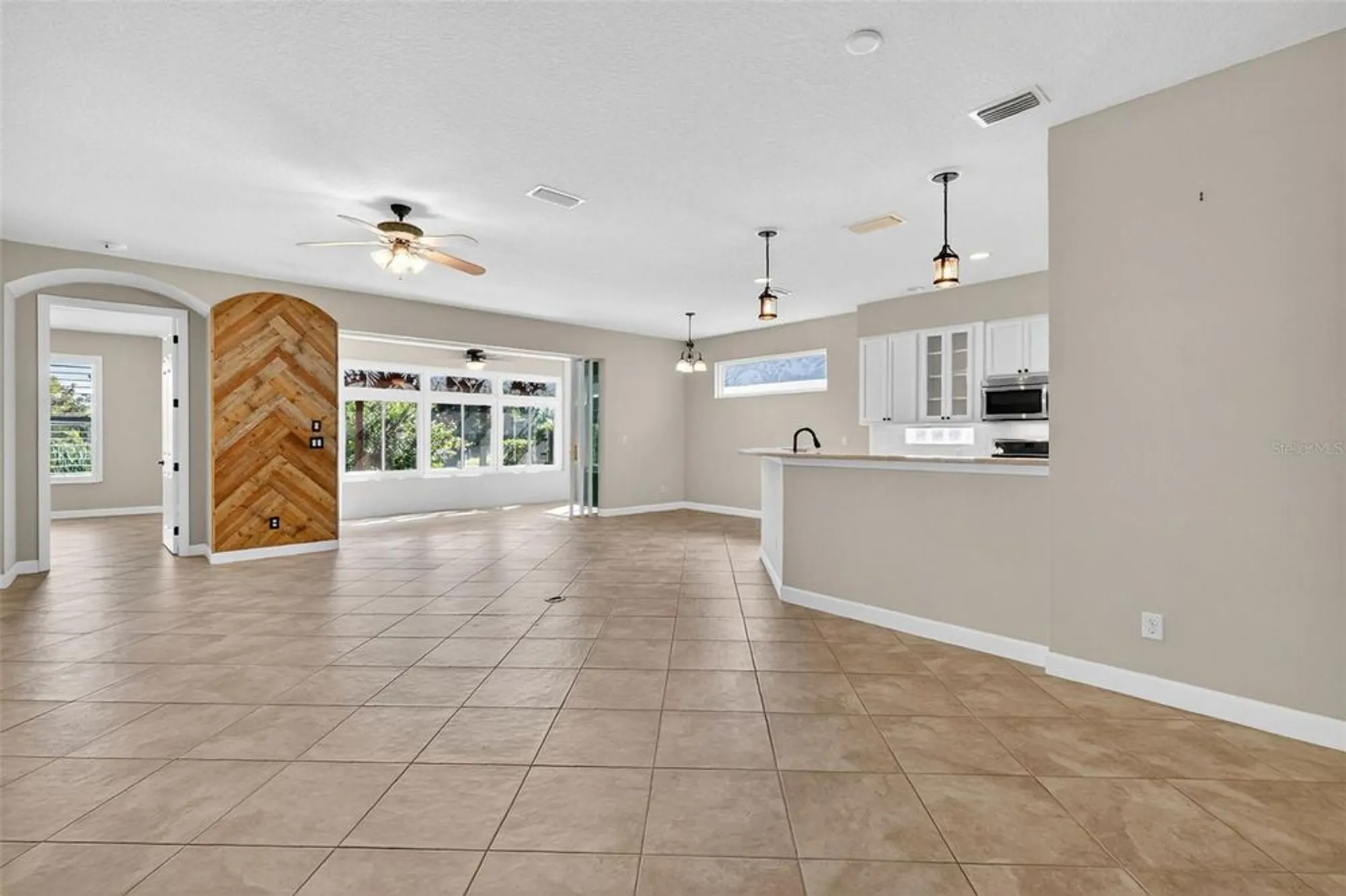 Property Slideshow image 6 of 77 | 8852 bridgeport bay cir, Mount Dora, FL, 32757