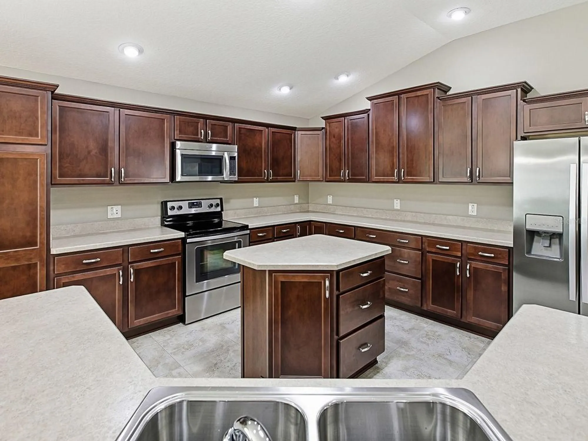 Property Slideshow image 10 of 37 | 2092 ironton pl, The Villages, FL, 32163