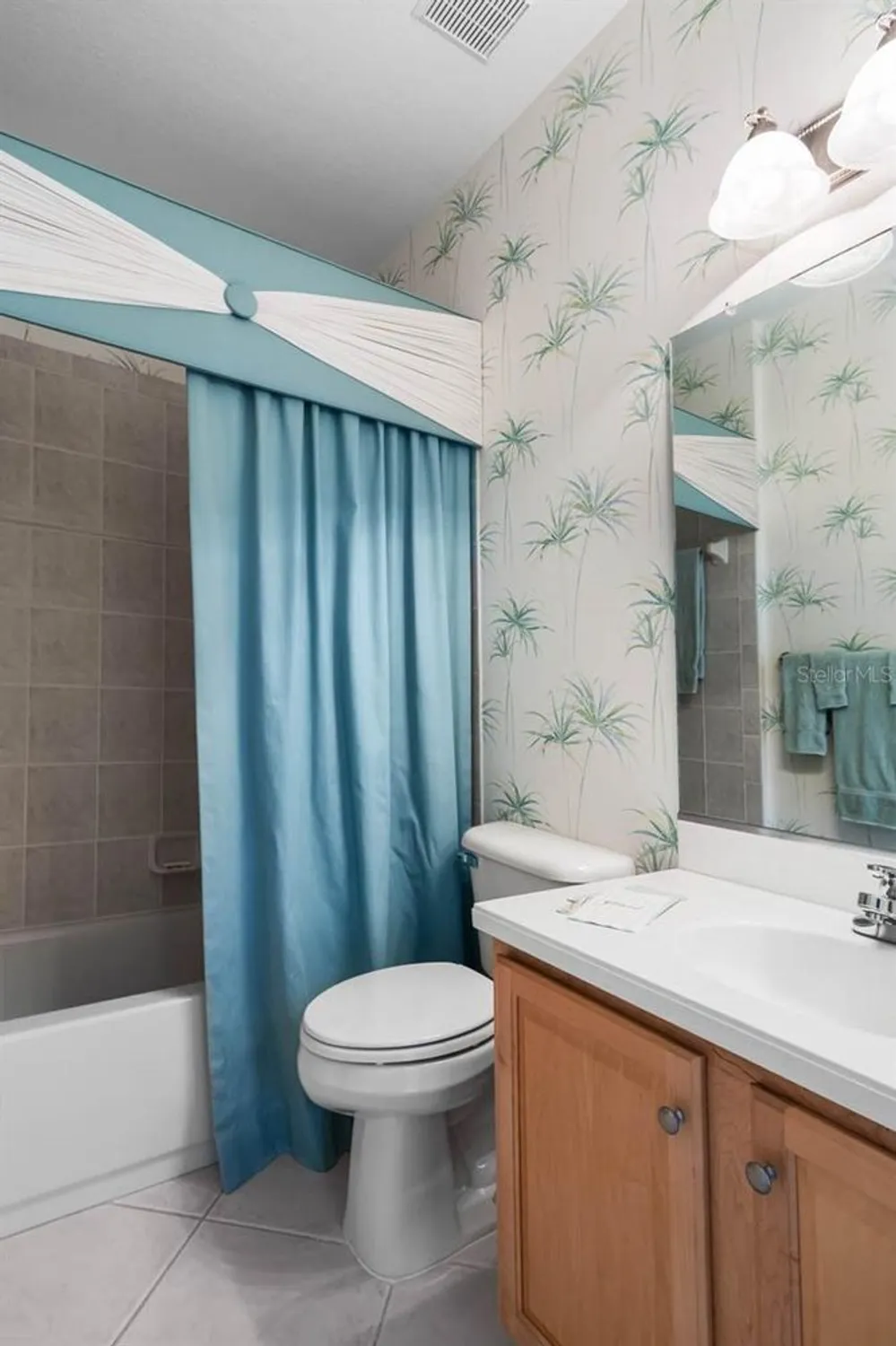 Property Slideshow image 11 of 63 | 1226 lyndhurst greens dr, Sun City Center, FL, 33573