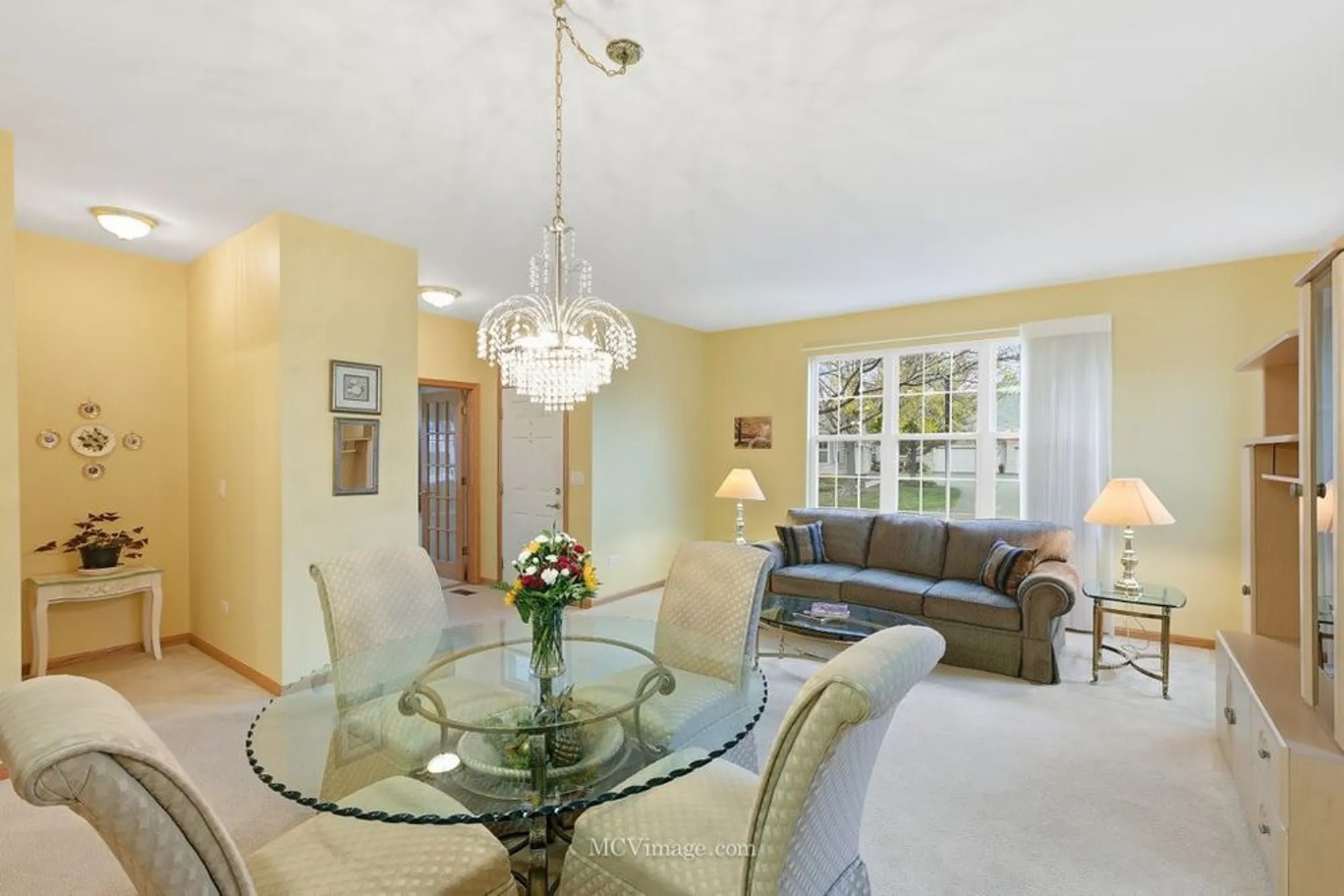 Property Slideshow image 13 of 34 | 21525 lake saint clair dr, Crest Hill, IL, 60403