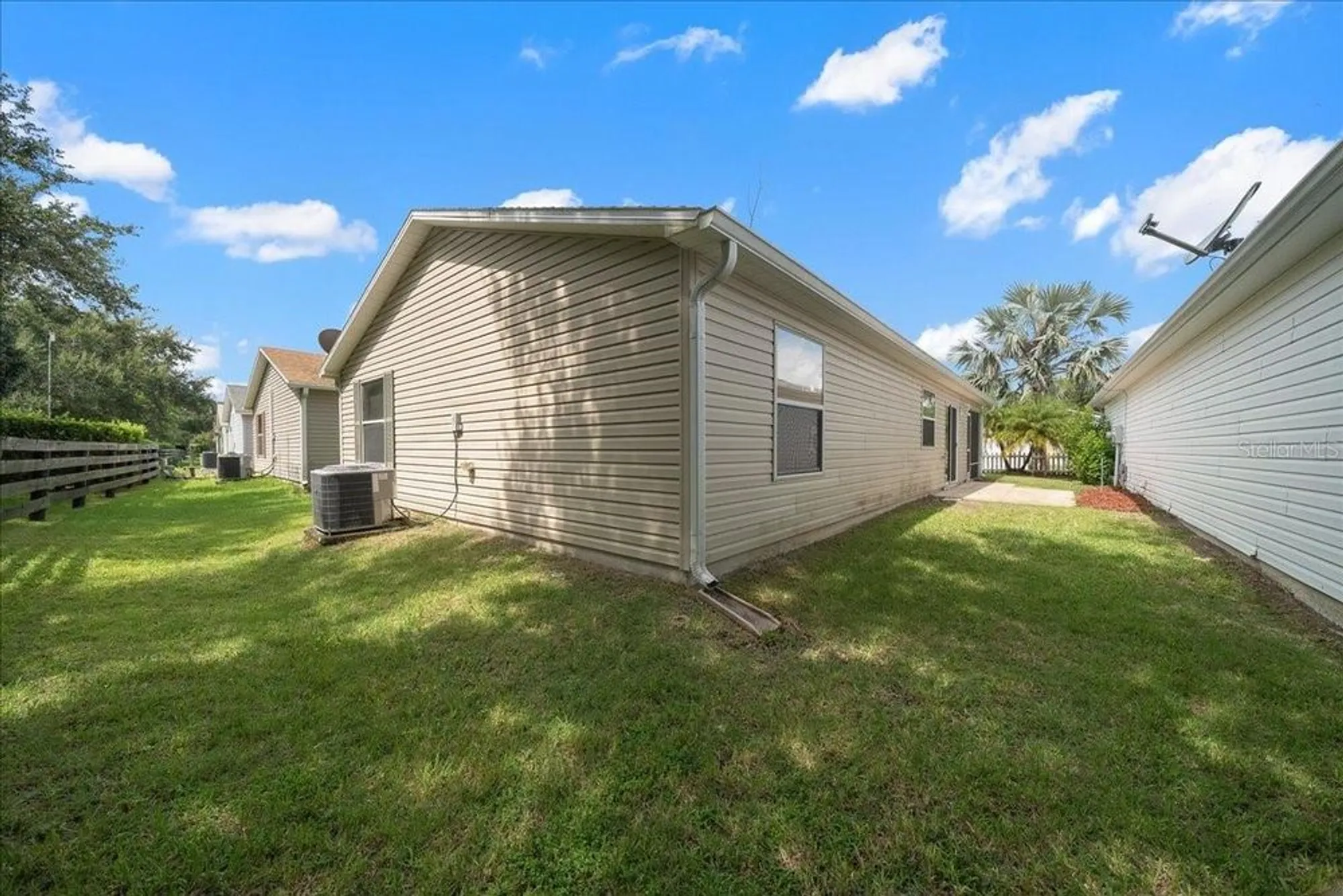 Property Slideshow image 26 of 30 | 2023 thurmond ave, The Villages, FL, 32162