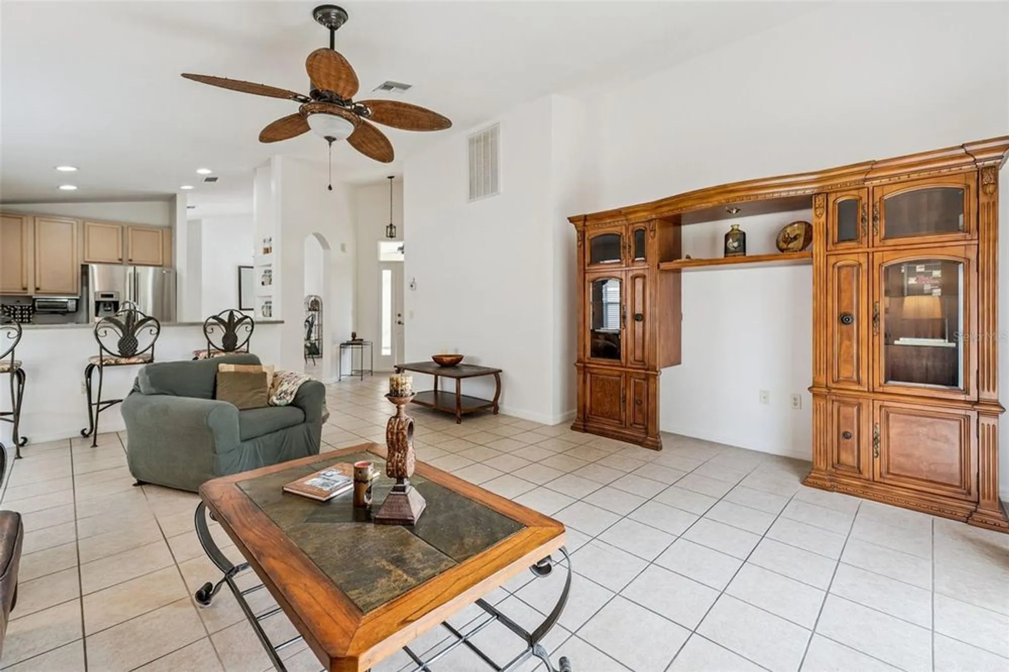 Property Slideshow image 3 of 40 | 400 lake suzanne dr, Lake Wales, FL, 33859