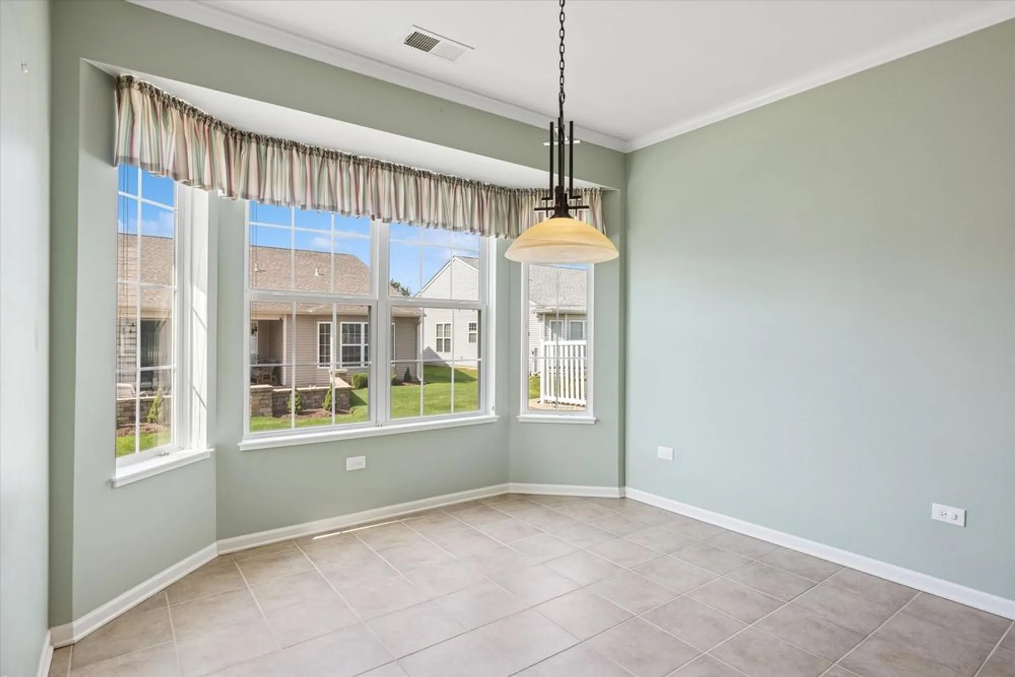 Property Slideshow image 6 of 16 | 14061 lavender st, Huntley, IL, 60142