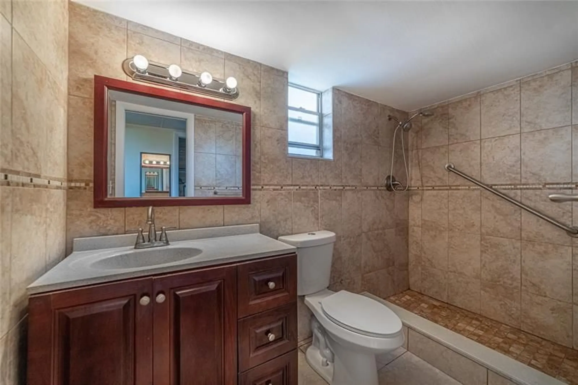 Property Slideshow image 2 of 35 | 2721 garden dr 310, Lake Worth, FL, 33461