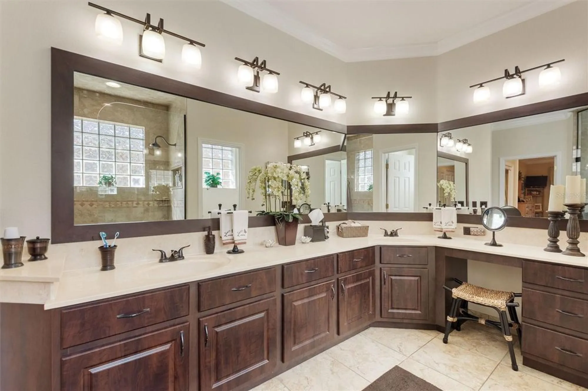 Property Slideshow image 11 of 63 | 205 cunningham dr, Davenport, FL, 33837