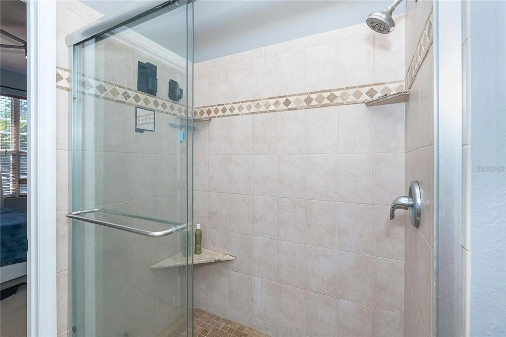 Property Slideshow image 12 of 28 | 320 langholm dr, Venice, FL, 34293