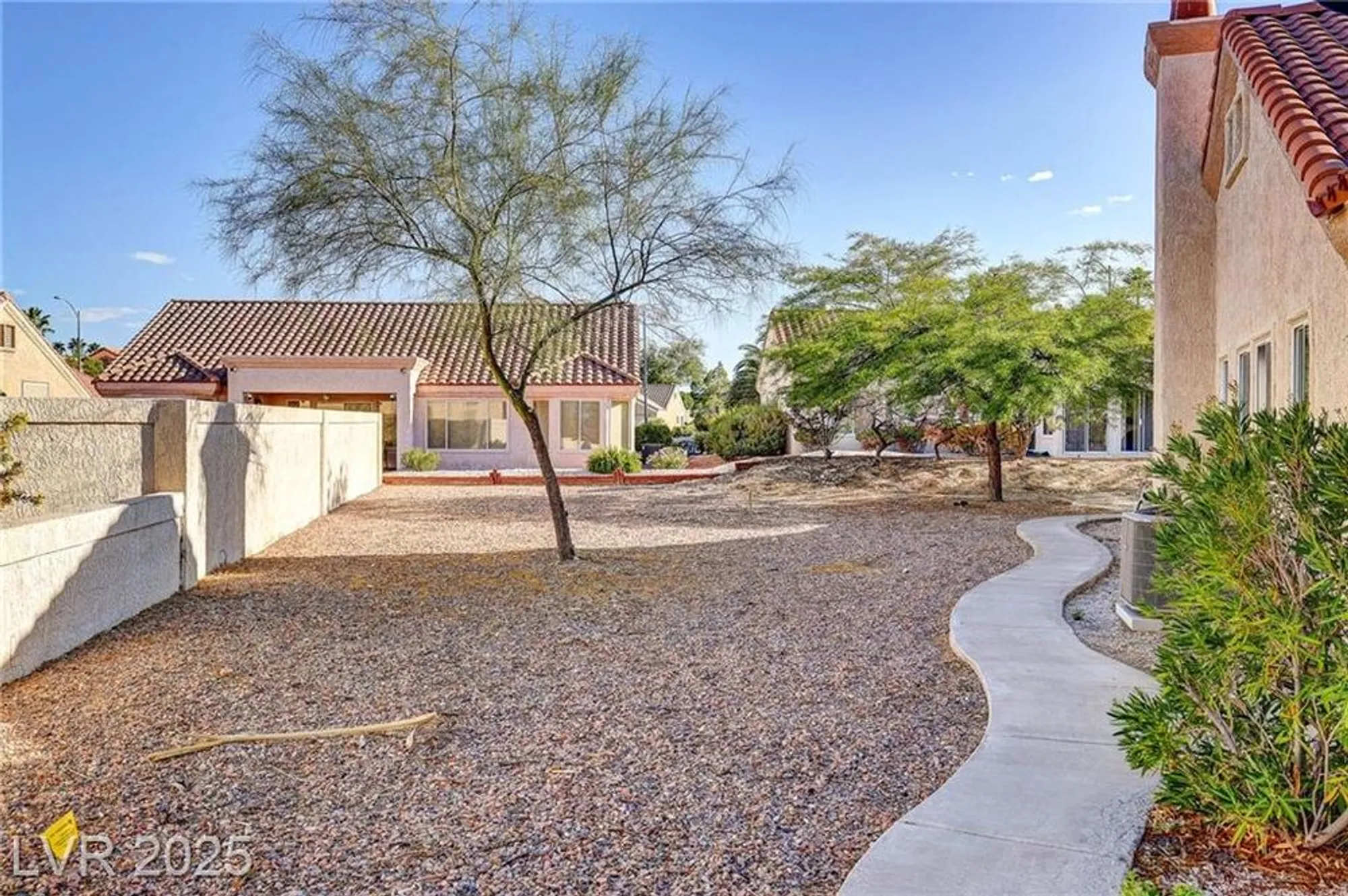 Property Slideshow image 3 of 58 | 2813 brianwood ct, Las Vegas, NV, 89134