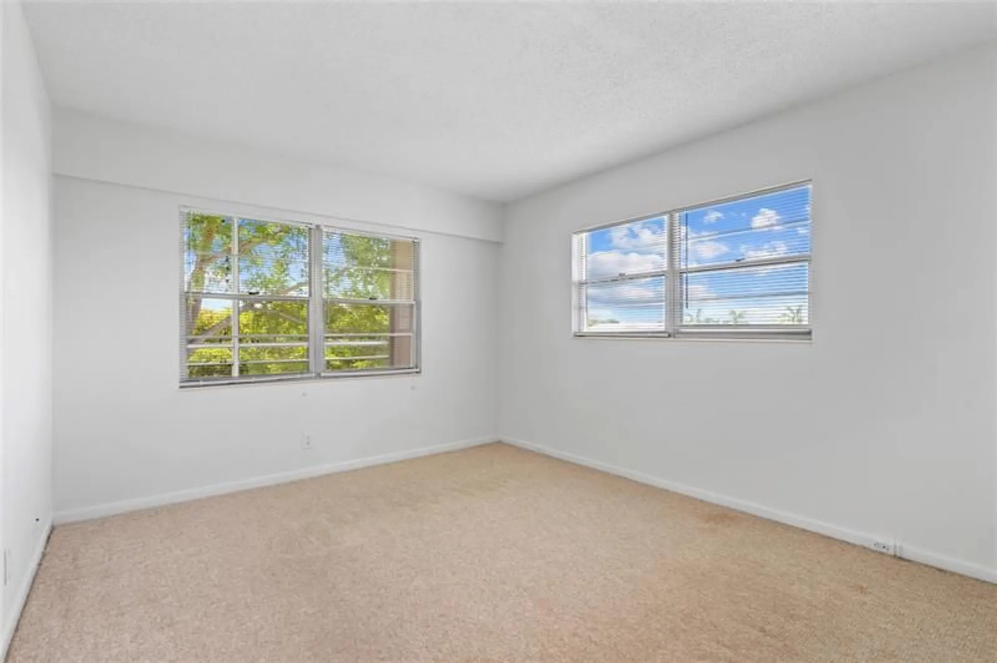 Property Slideshow image 19 of 26 | 410 fanshaw j # 410, Boca Raton, FL, 33434