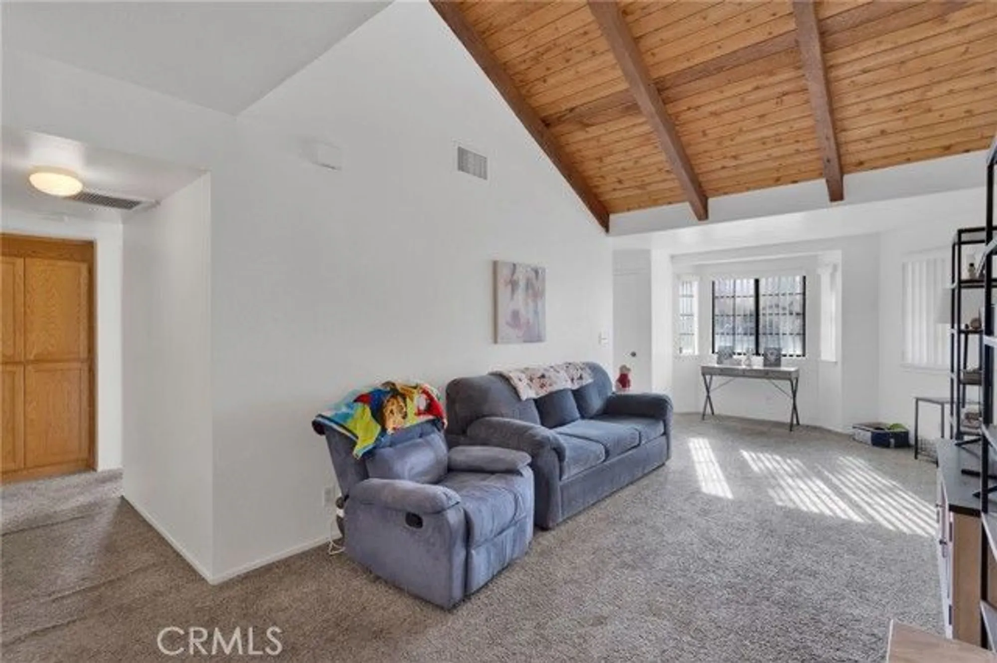 Property Slideshow image 9 of 36 | 19175 elm dr, Apple Valley, CA, 92308