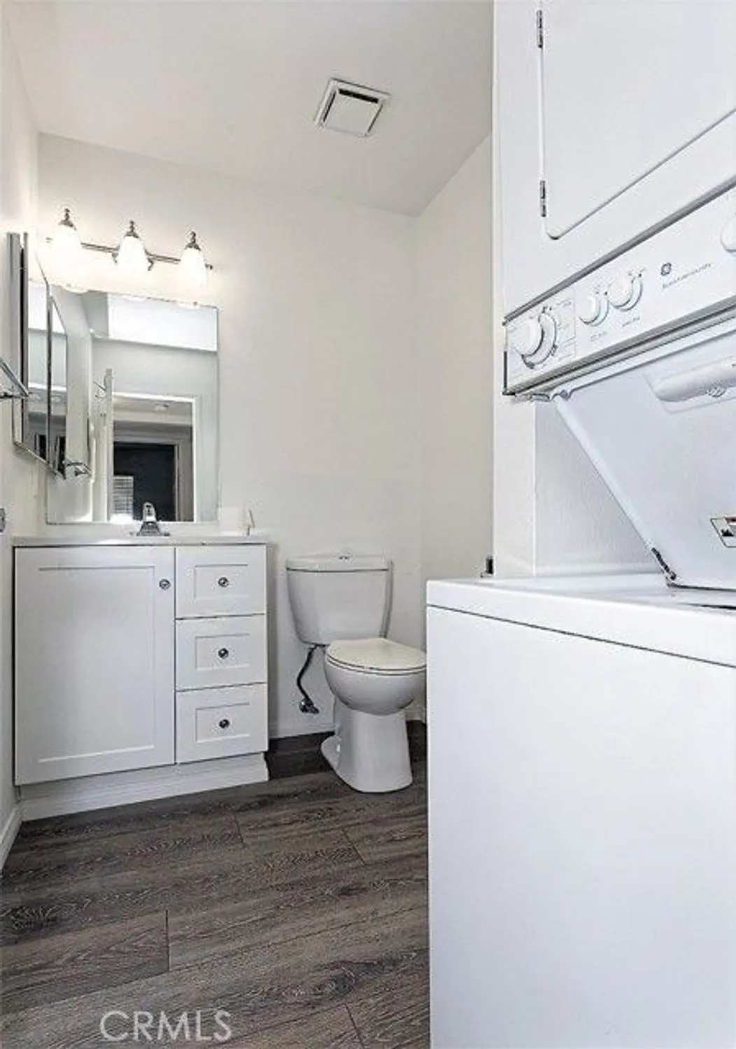 Property Slideshow image 13 of 19 | 19236 cottonwood dr, Apple Valley, CA, 92308