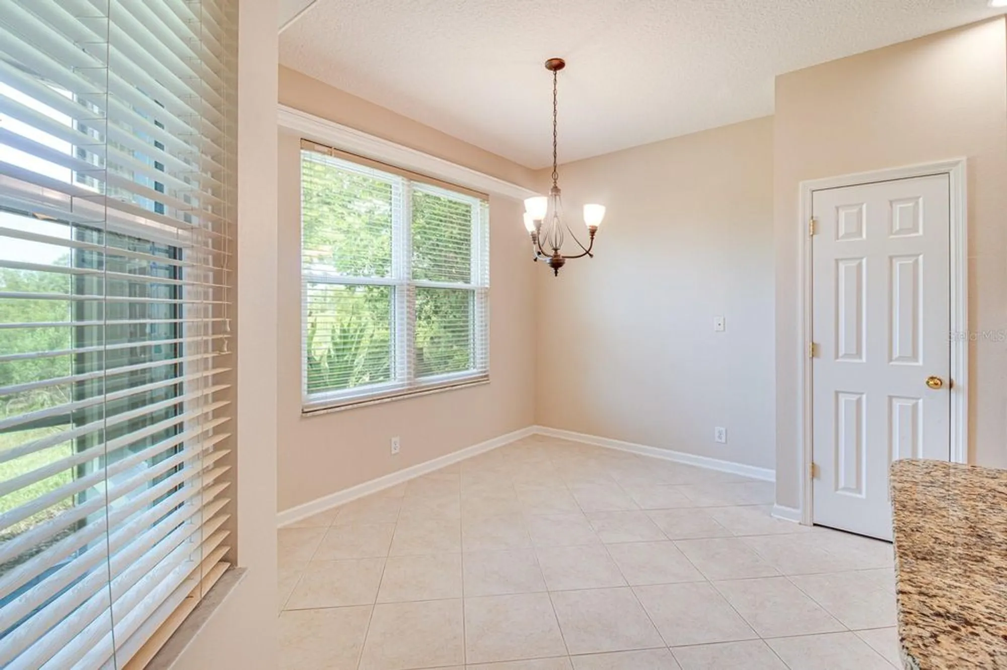 Property Slideshow image 10 of 46 | 1018 heron point cir, Deland, FL, 32724