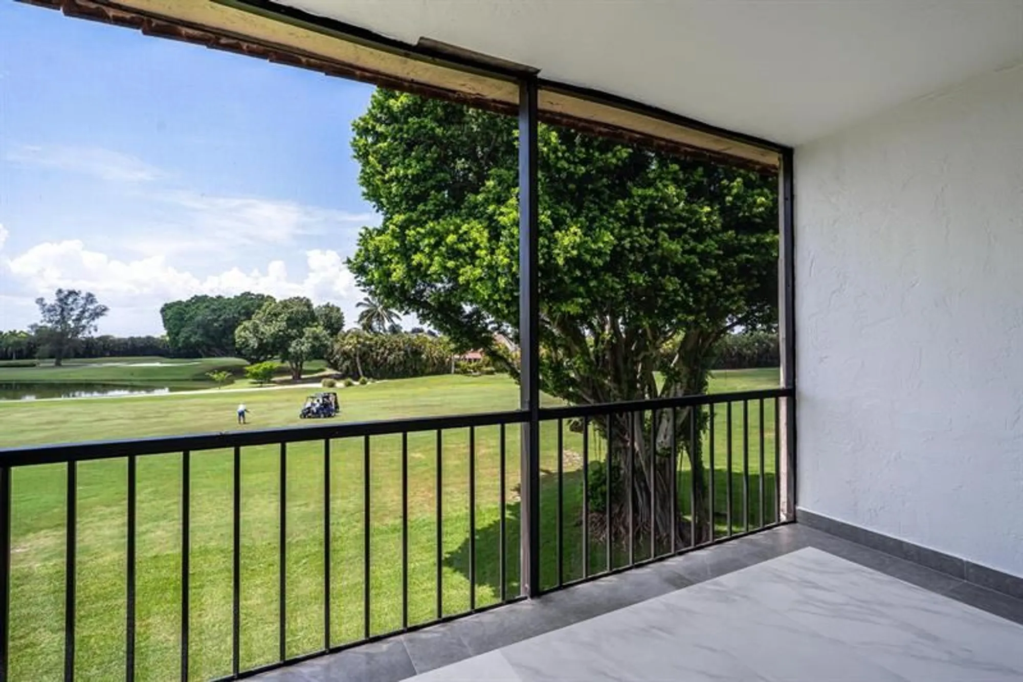 Property Slideshow image 22 of 61 | 9811 n hollybrook lake dr 308, Pembroke Pines, FL, 33025
