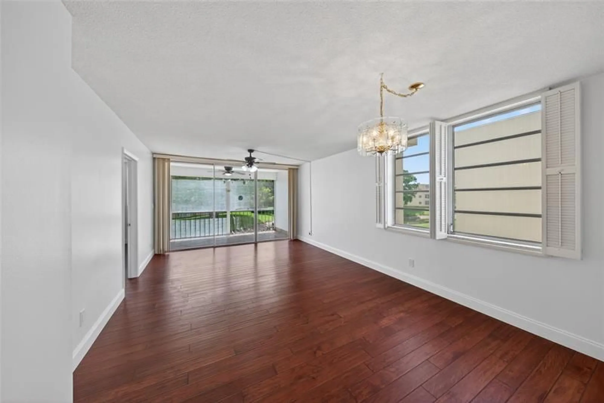 Property Slideshow image 4 of 33 | 6070 nw 64th ave 212, Tamarac, FL, 33319