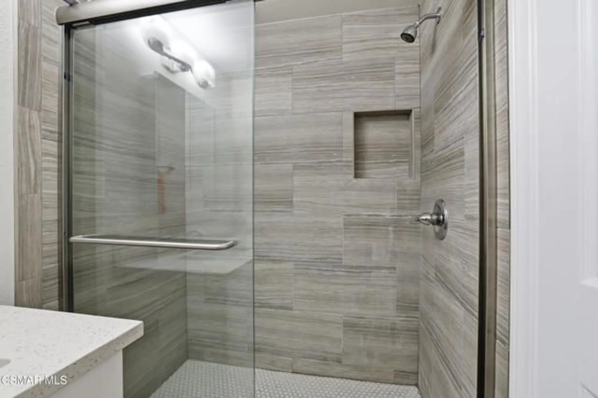 Property Slideshow image 16 of 30 | 245 oakleaf dr apt 205, Thousand Oaks, CA, 91360