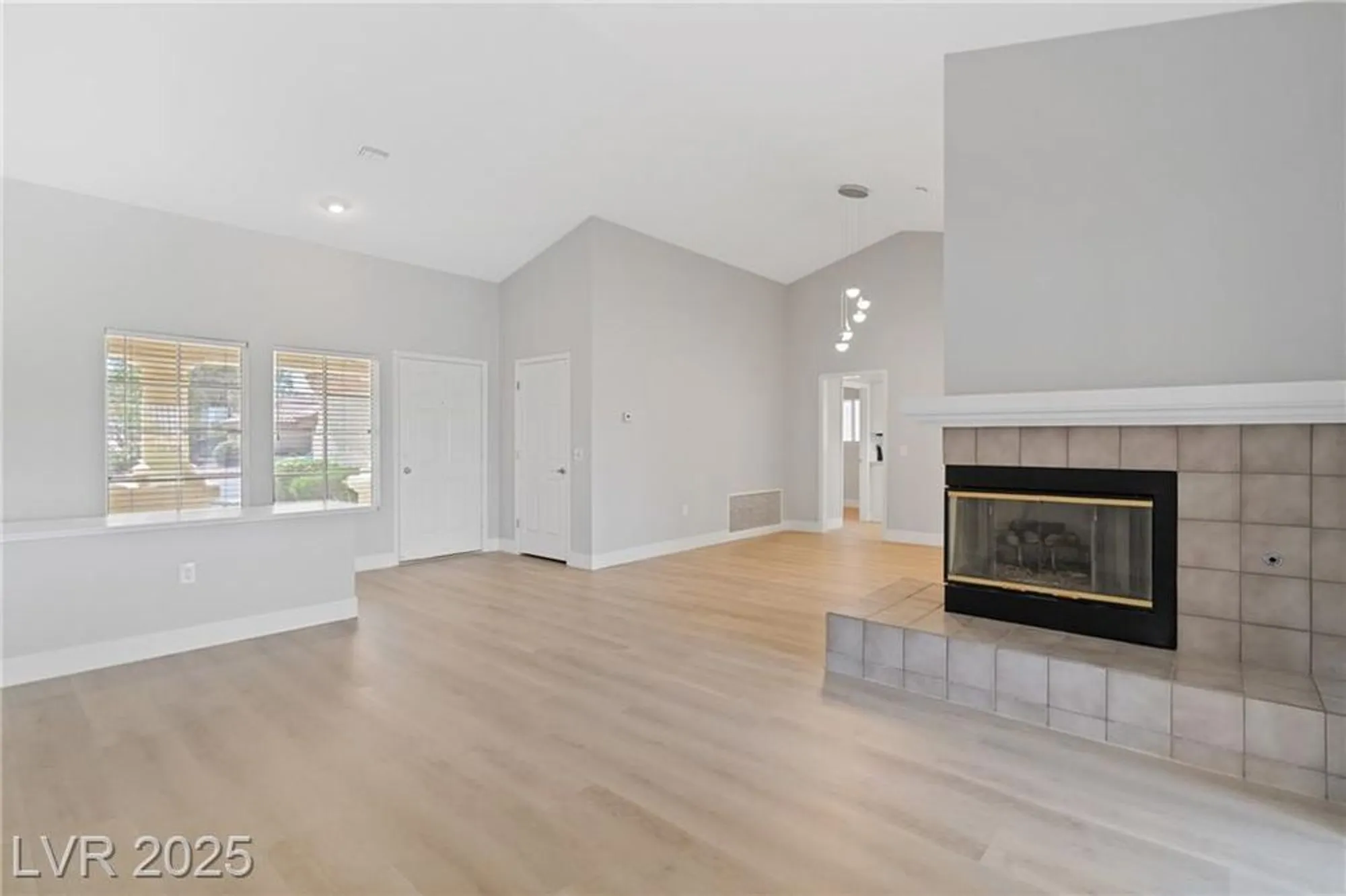 Property Slideshow image 9 of 32 | 9104 sundial dr, Las Vegas, NV, 89134