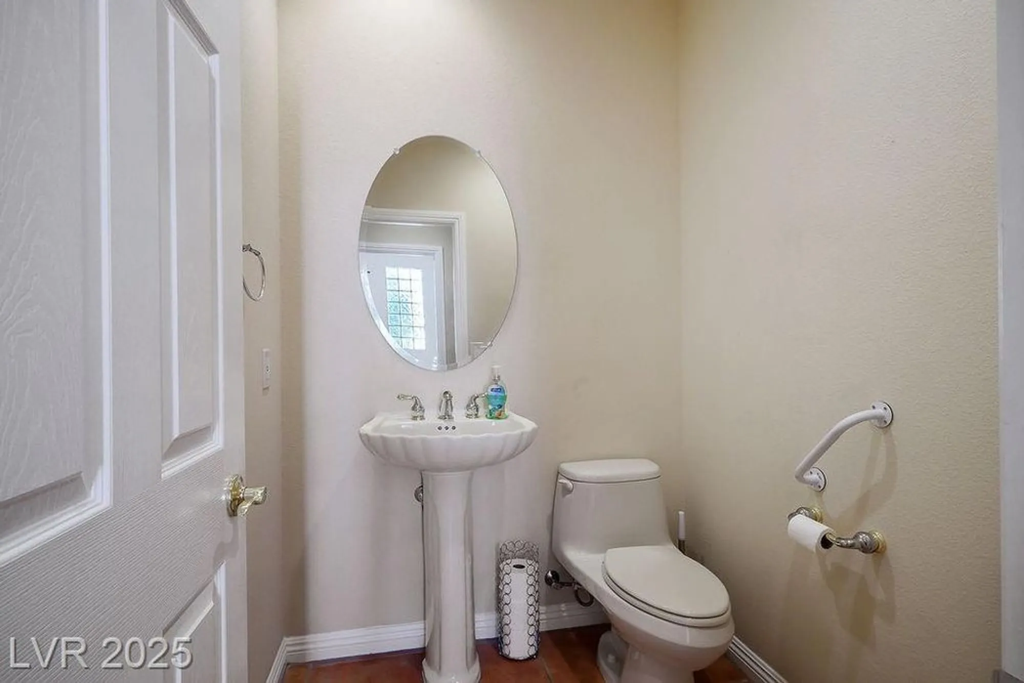 Property Slideshow image 17 of 64 | 5123 vincitor st, Las Vegas, NV, 89135