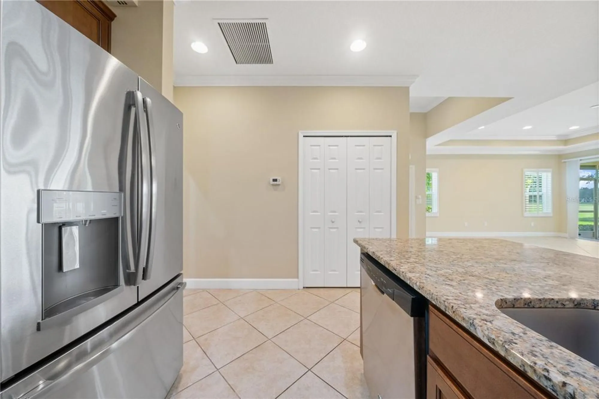 Property Slideshow image 16 of 57 | 802 chipper dr, Sun City Center, FL, 33573