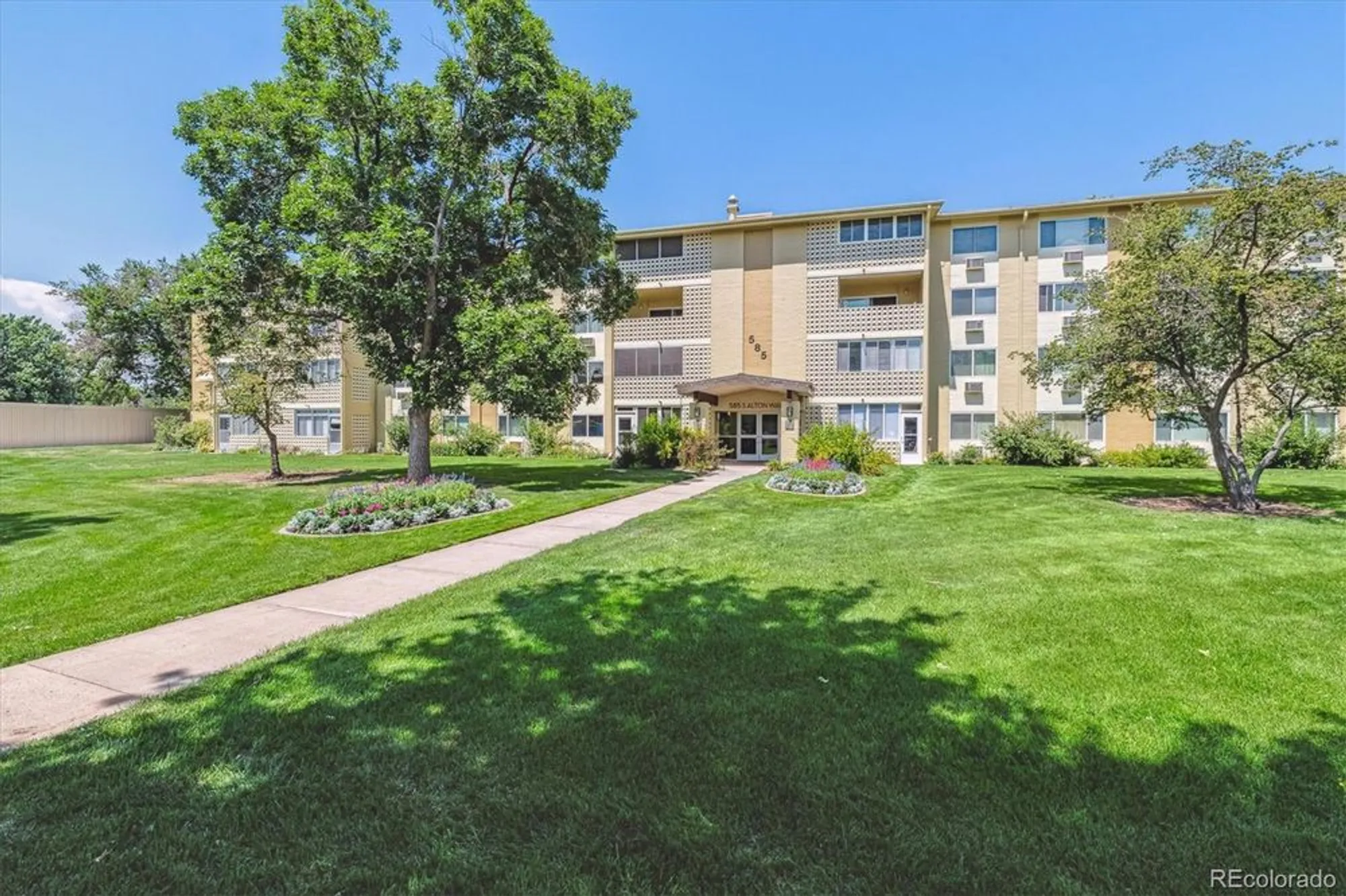 Property Slideshow image 18 of 34 | 585 s alton way apt 4d, Denver, CO, 80247