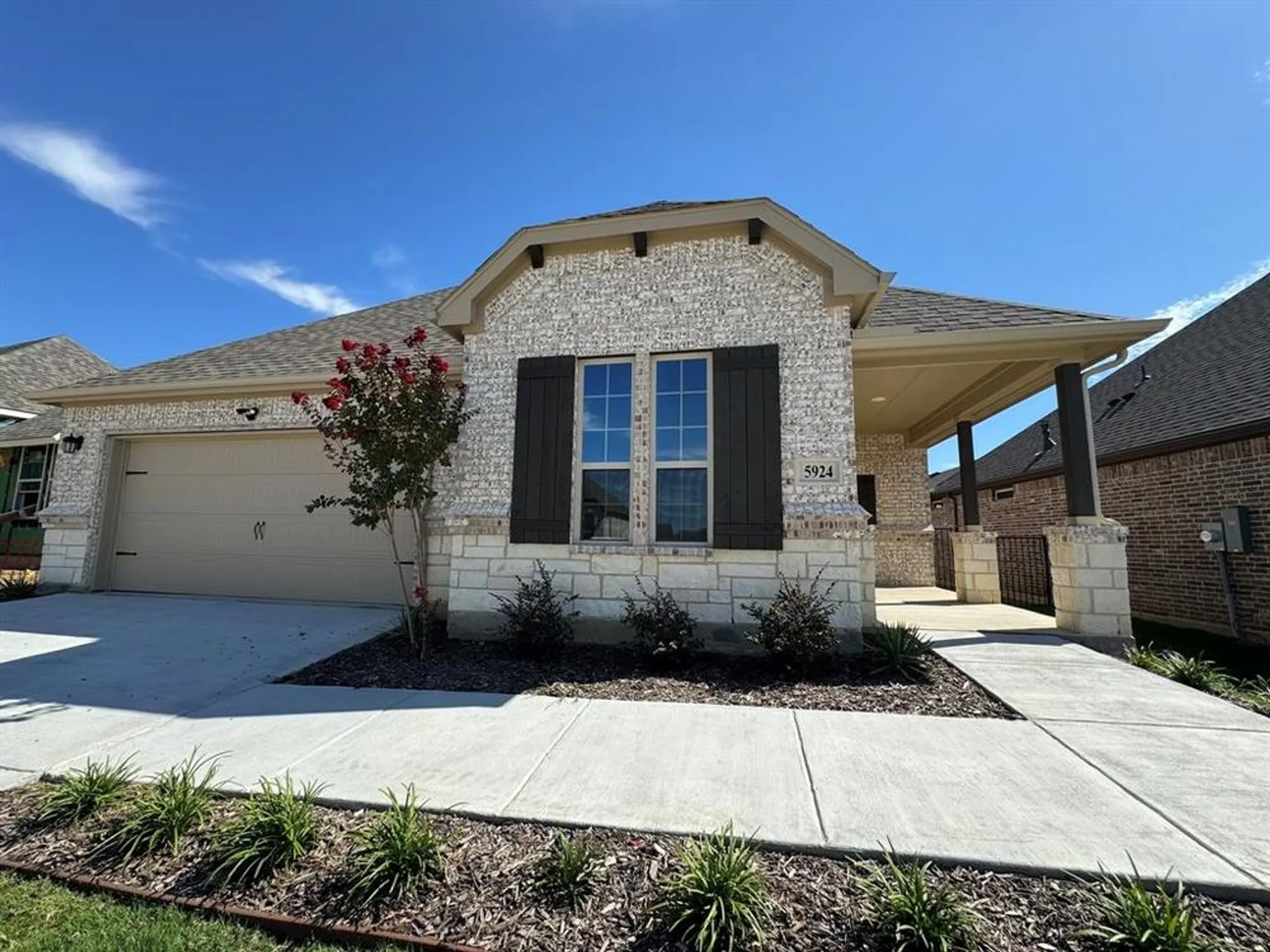Property Slideshow image 2 of 28 | 5924 carmona trl, Fort Worth, TX, 76123