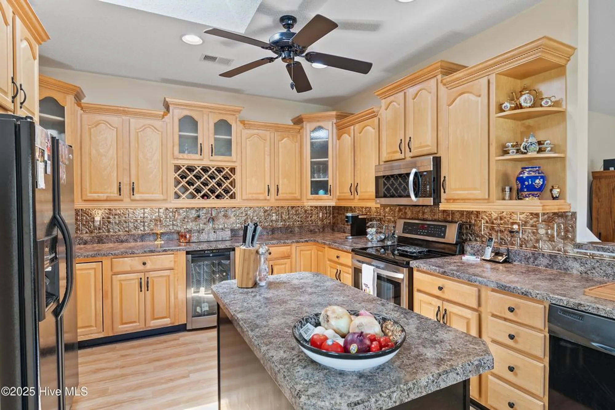 Property Slideshow image 13 of 51 | 186 ravennaside dr, Calabash, NC, 28467