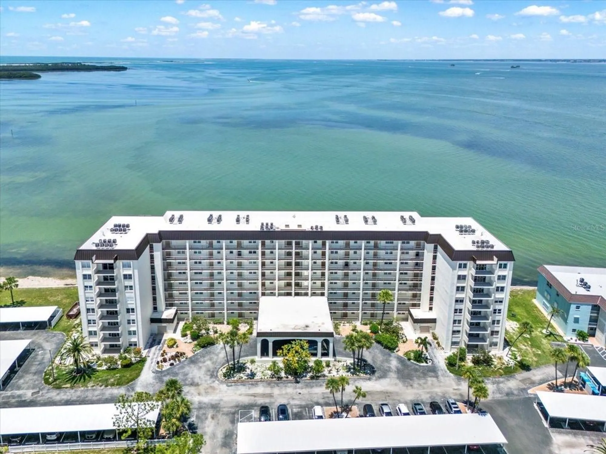 Property Slideshow image 1 of 28 | 9 haig pl 806, Dunedin, FL, 34698