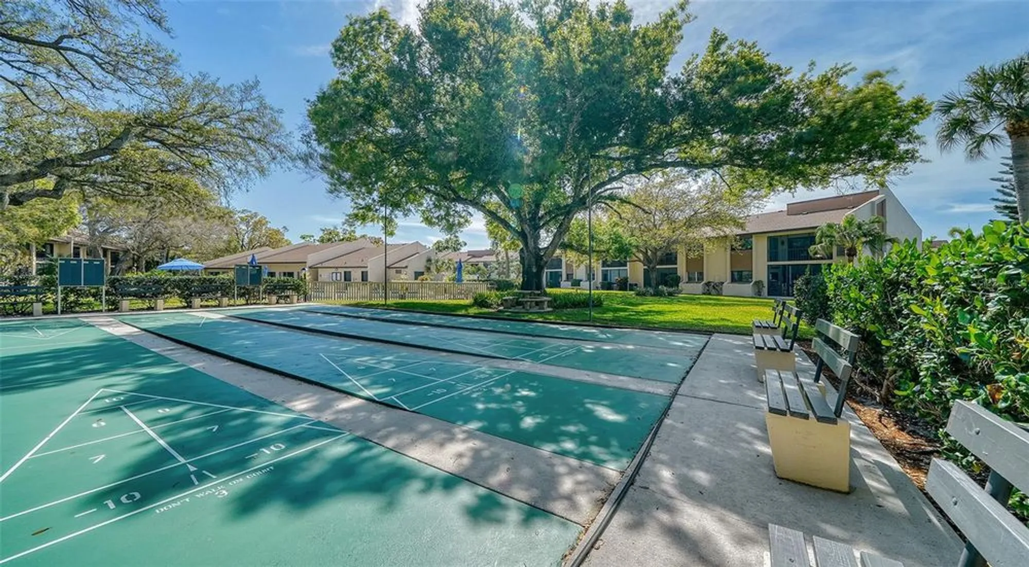 Property Slideshow image 23 of 30 | 2640 clubhouse dr 203, Sarasota, FL, 34232