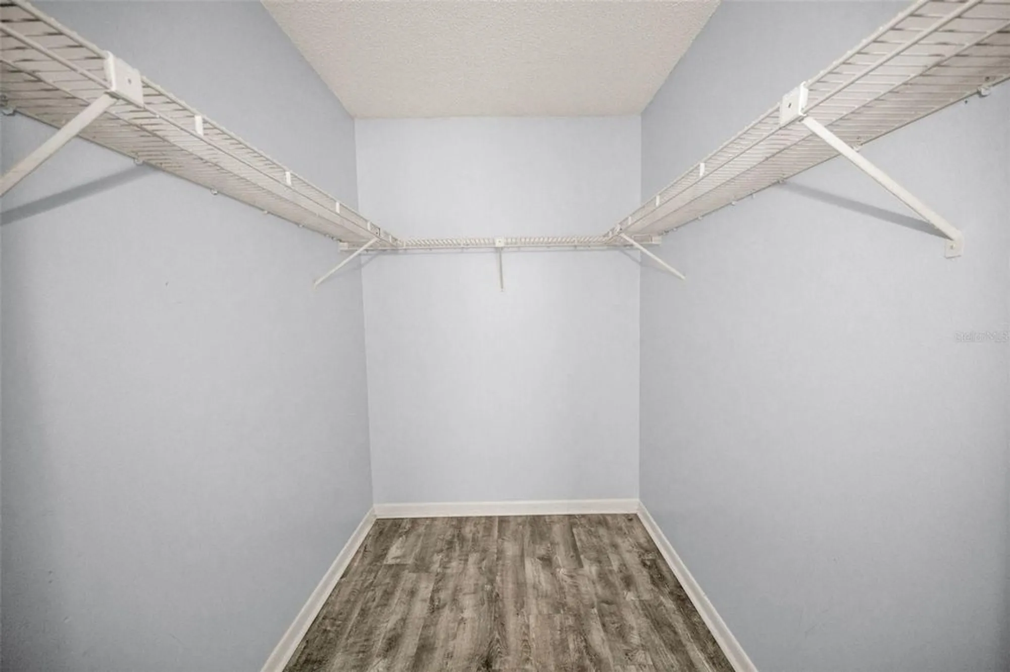 Property Slideshow image 32 of 70 | 2687 pine ridge way e1, Palm Harbor, FL, 34684