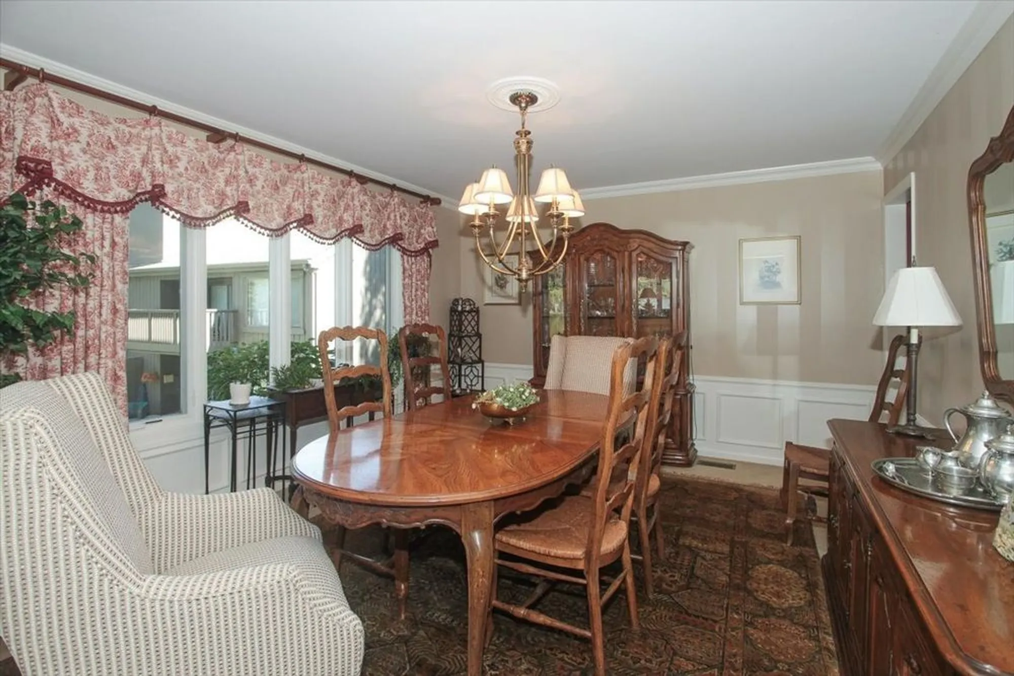 Property Slideshow image 11 of 54 | 660 old barn rd # f-24, Lake Barrington, IL, 60010