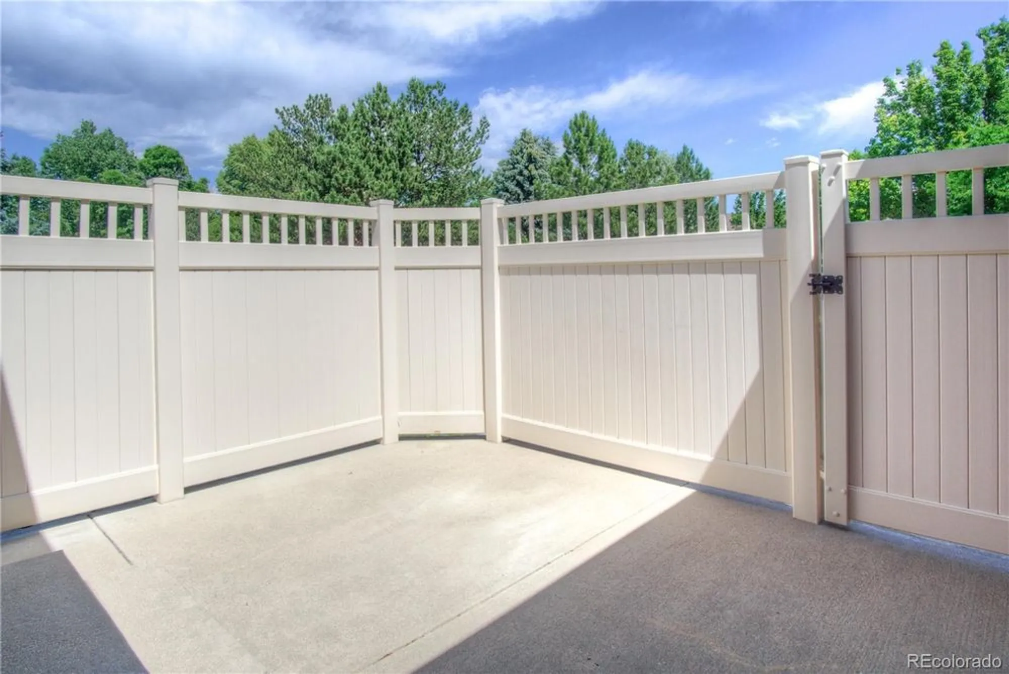 Property Slideshow image 39 of 49 | 8594 w quarto ave, Littleton, CO, 80128