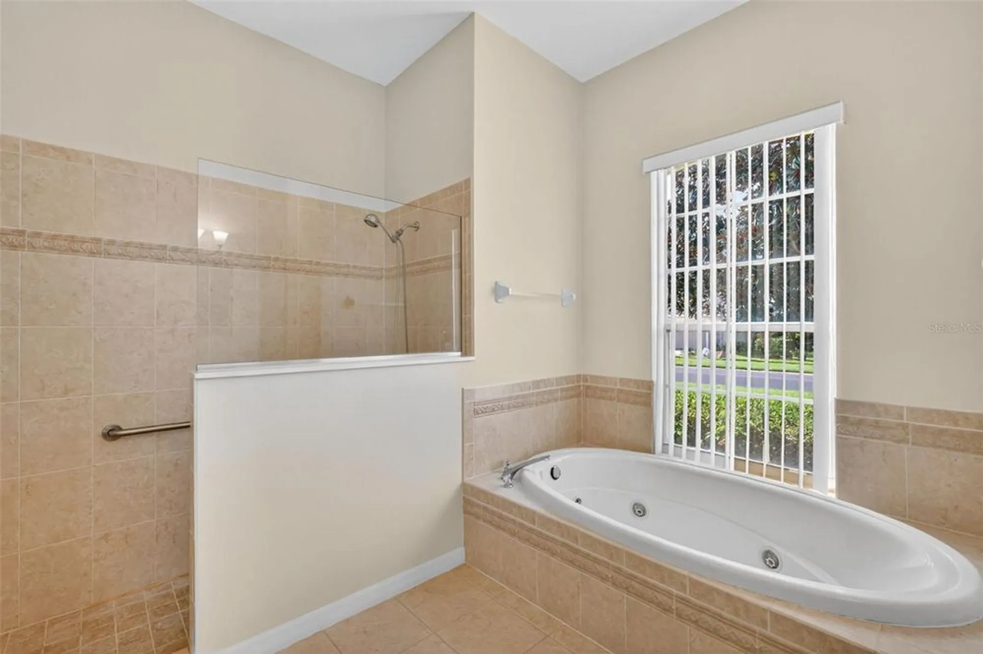 Property Slideshow image 26 of 30 | 5135 aurora dr, Leesburg, FL, 34748